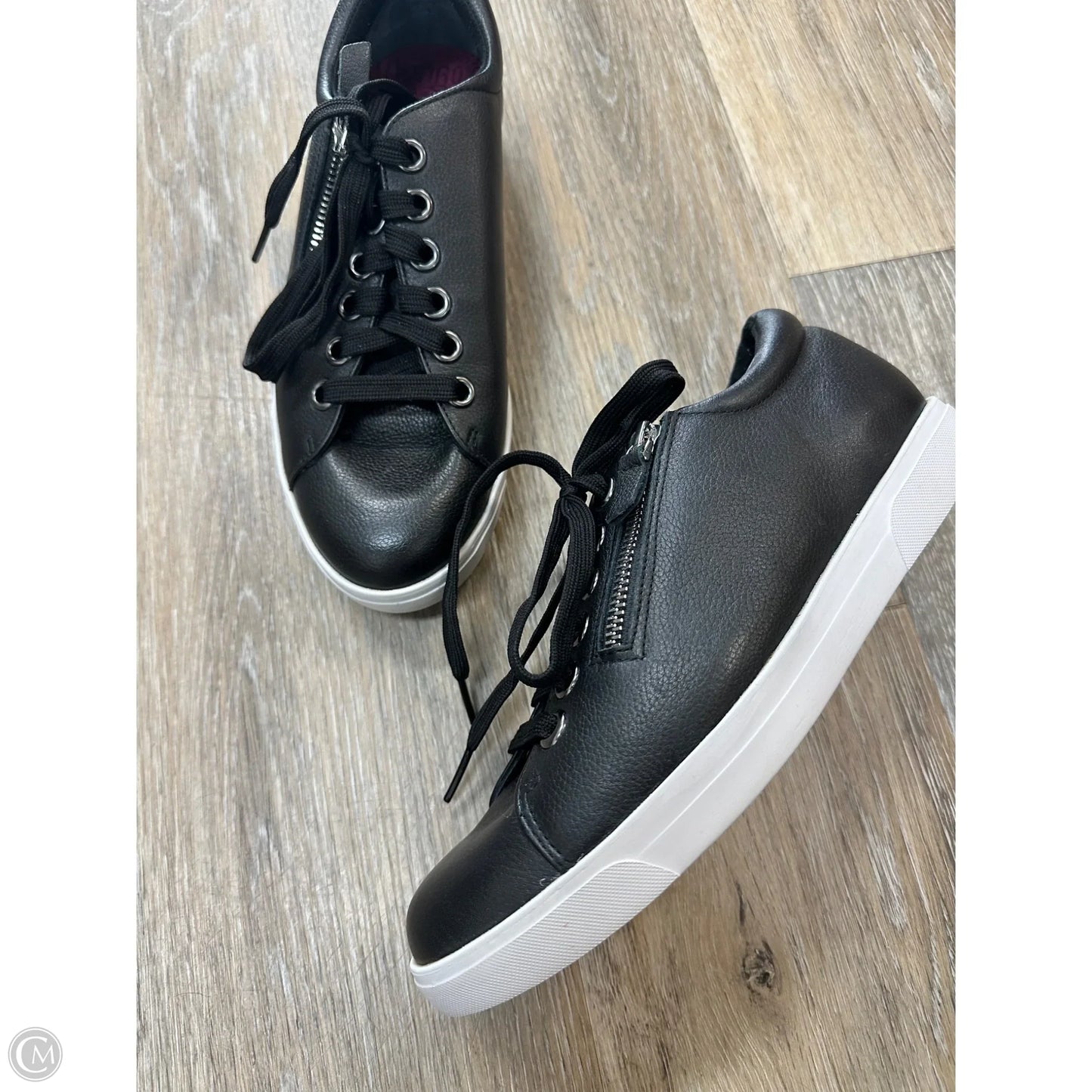 Shoes Sneakers By Munro In Black, Size: 7