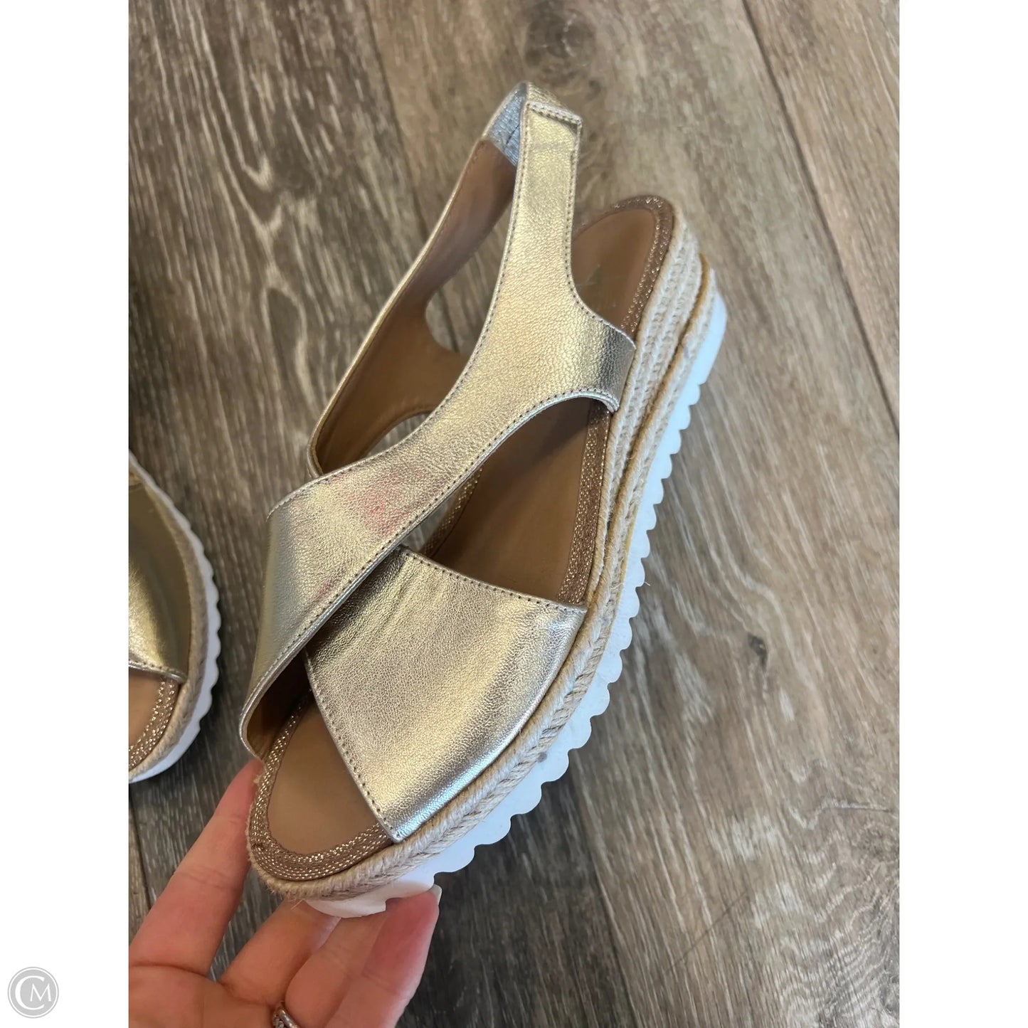 Sandals Flats By Aquatalia In Gold, Size: 6