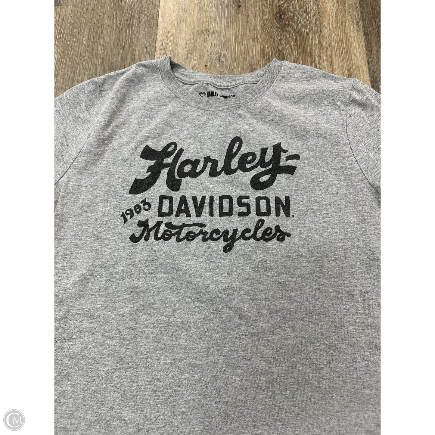 Top Short Sleeve By Harley Davidson In Grey, Size: M