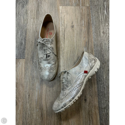 Shoes Sneakers By Marc Joseph In Silver, Size: 7.5