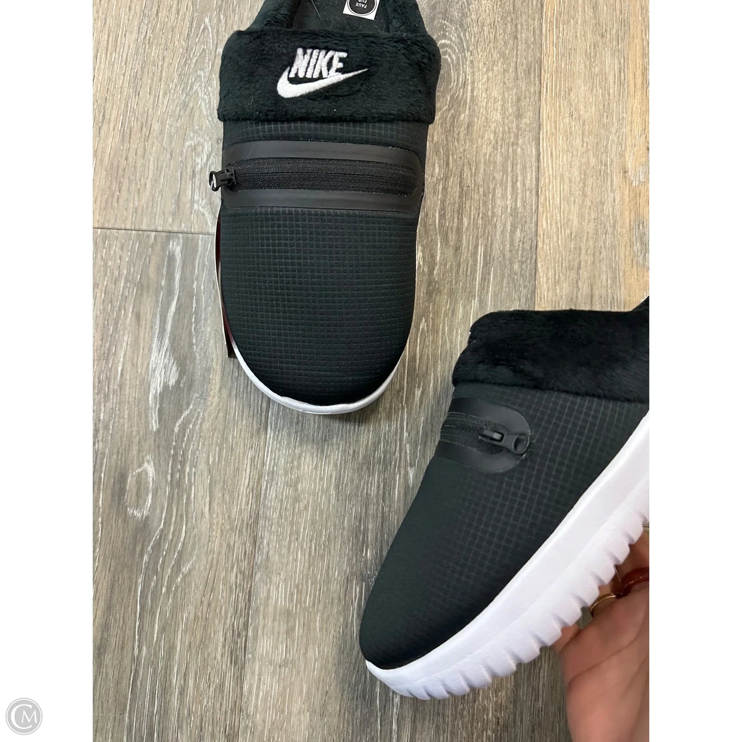 Slippers By Nike In Black, Size: 7