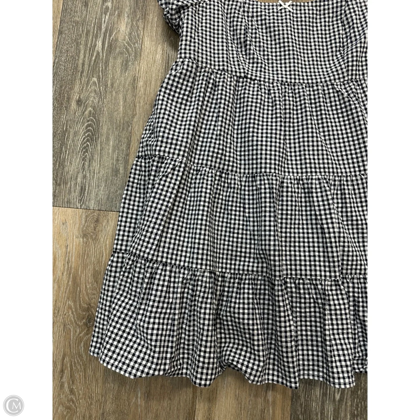 Dress Casual Short By Originality In Black & White, Size: L