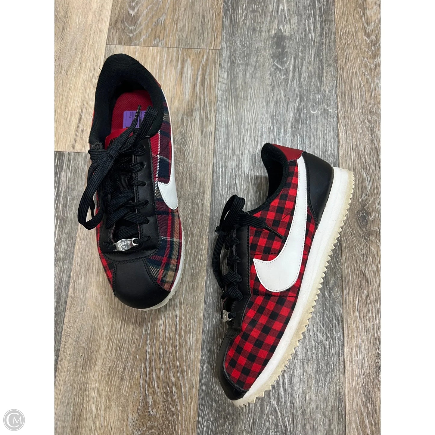 Shoes Sneakers By Nike In Black & Red, Size: 8