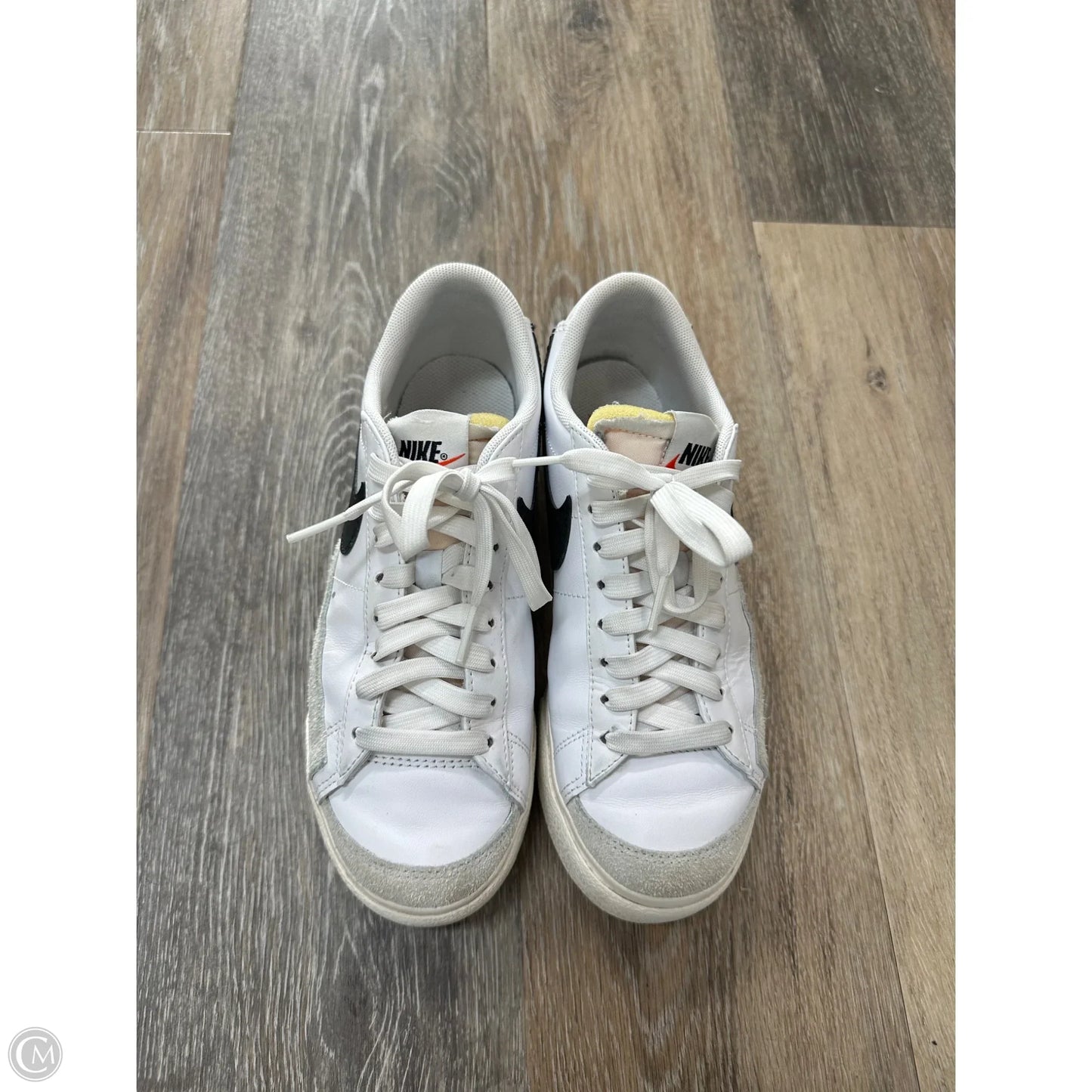 Shoes Sneakers By Nike In White, Size: 6.5