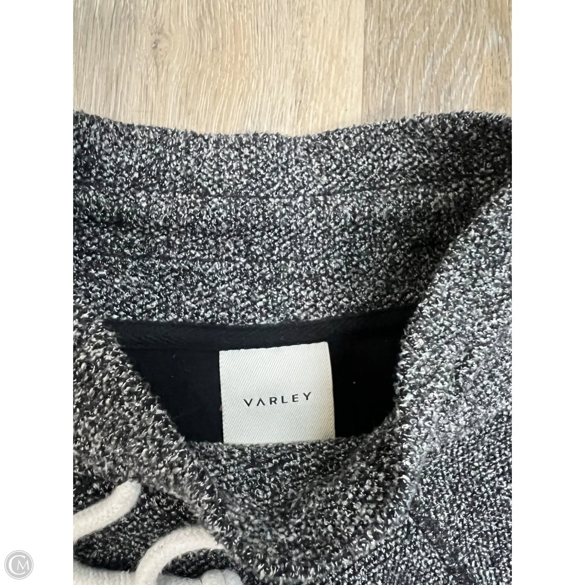 Sweatshirt Collar By Varley In Black Grey, Size: M