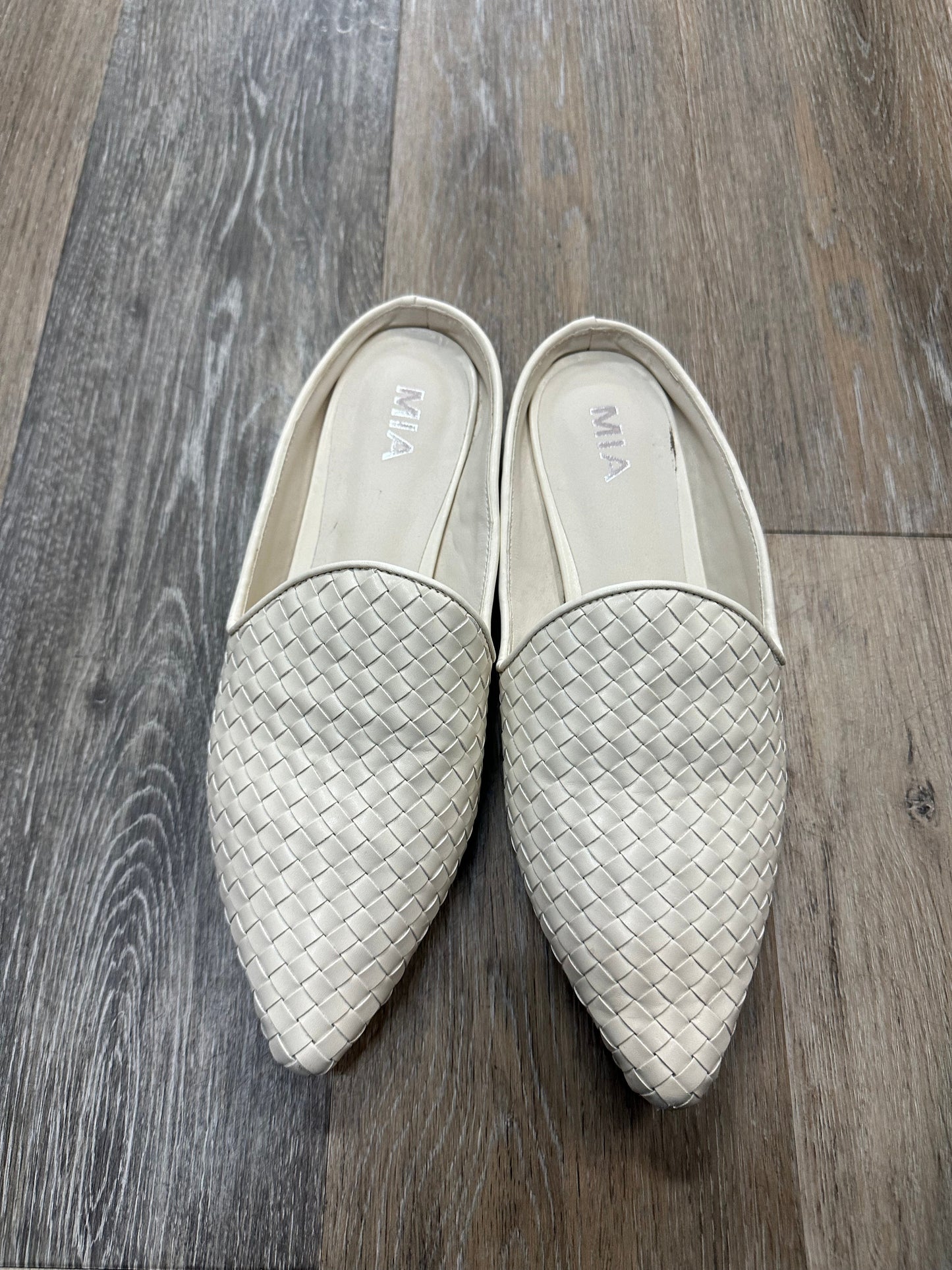 White Shoes Flats Mia, Size 10