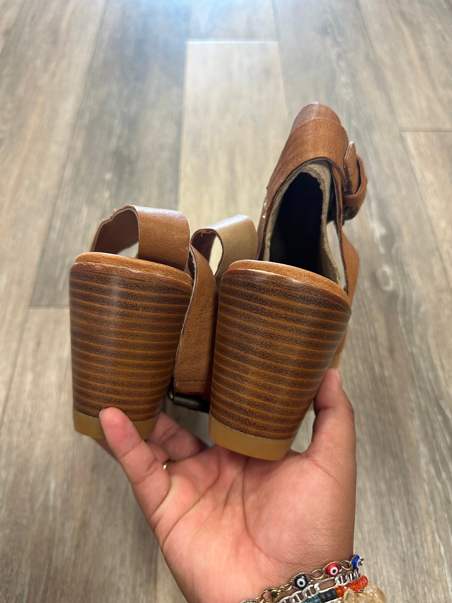 Brown Sandals Heels Platform Sorel, Size 9