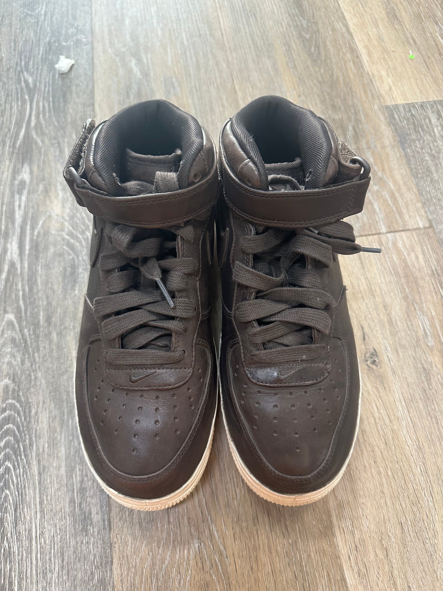 Brown Shoes Athletic Nike, Size 7.5