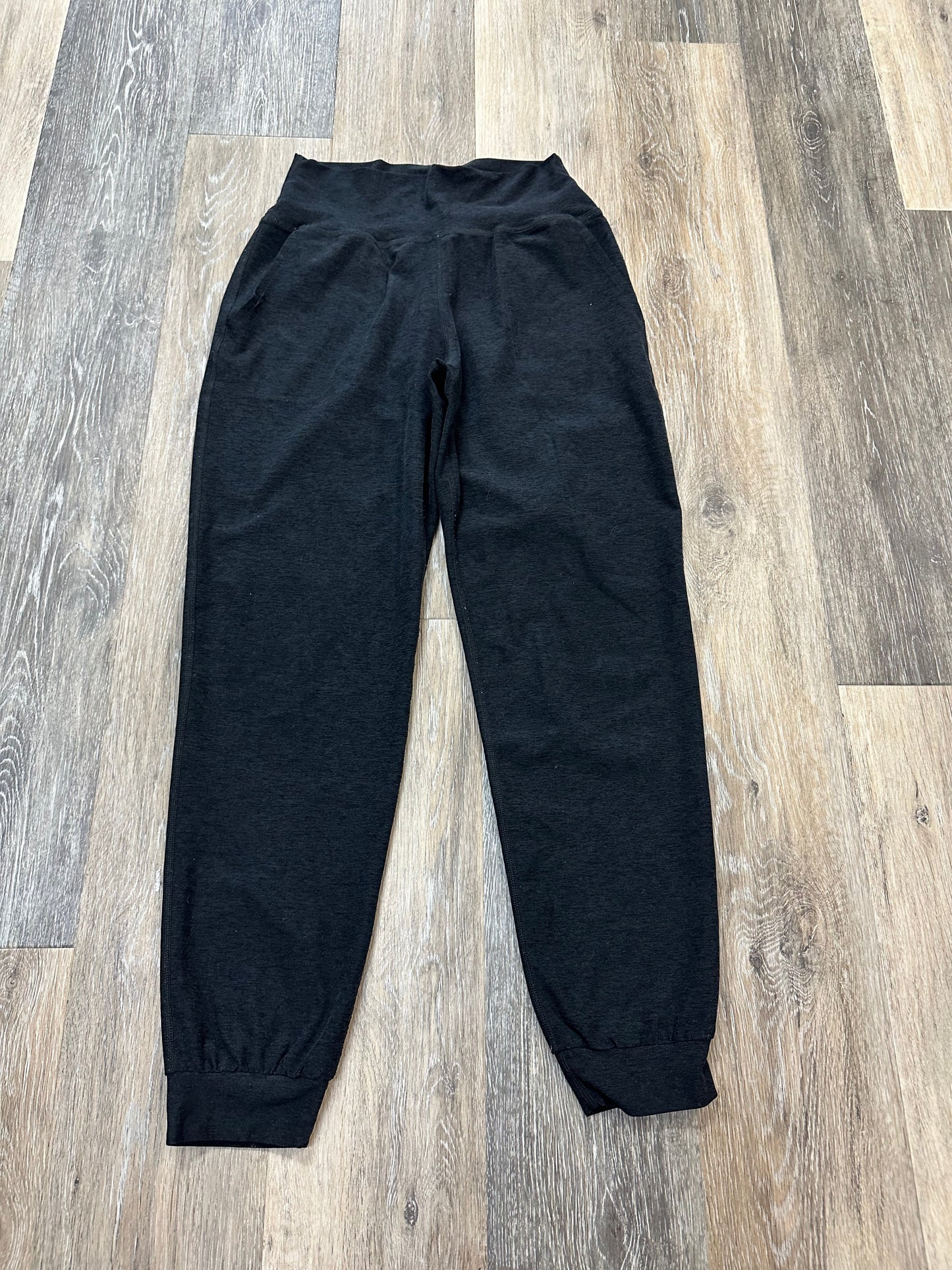 Athletic Pants By Beyond Yoga In Grey, Size: Xs