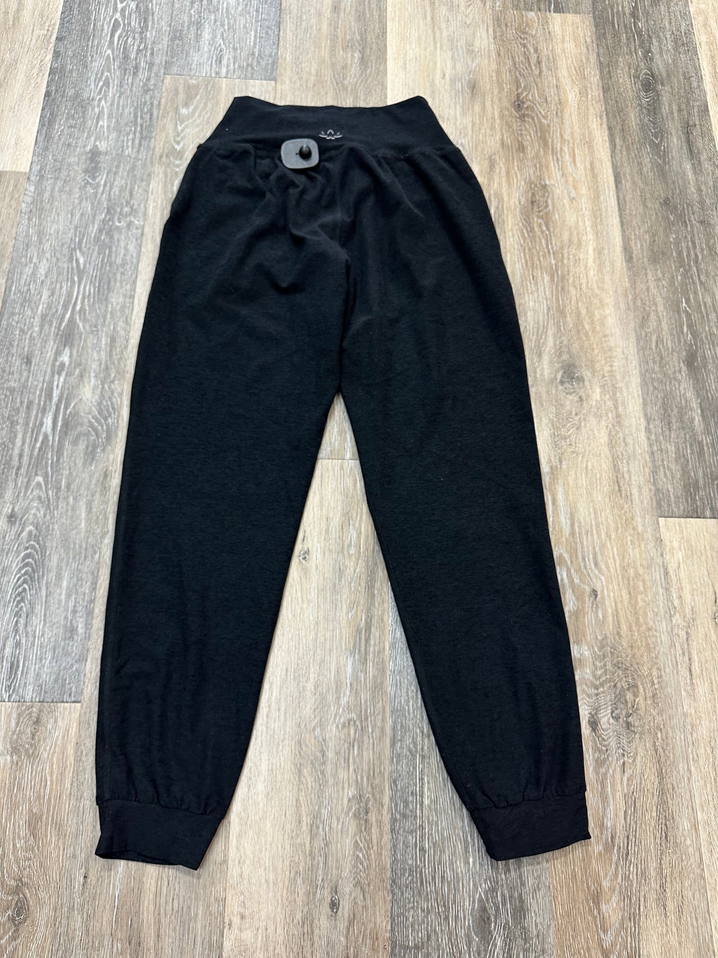 Athletic Pants By Beyond Yoga In Grey, Size: Xs