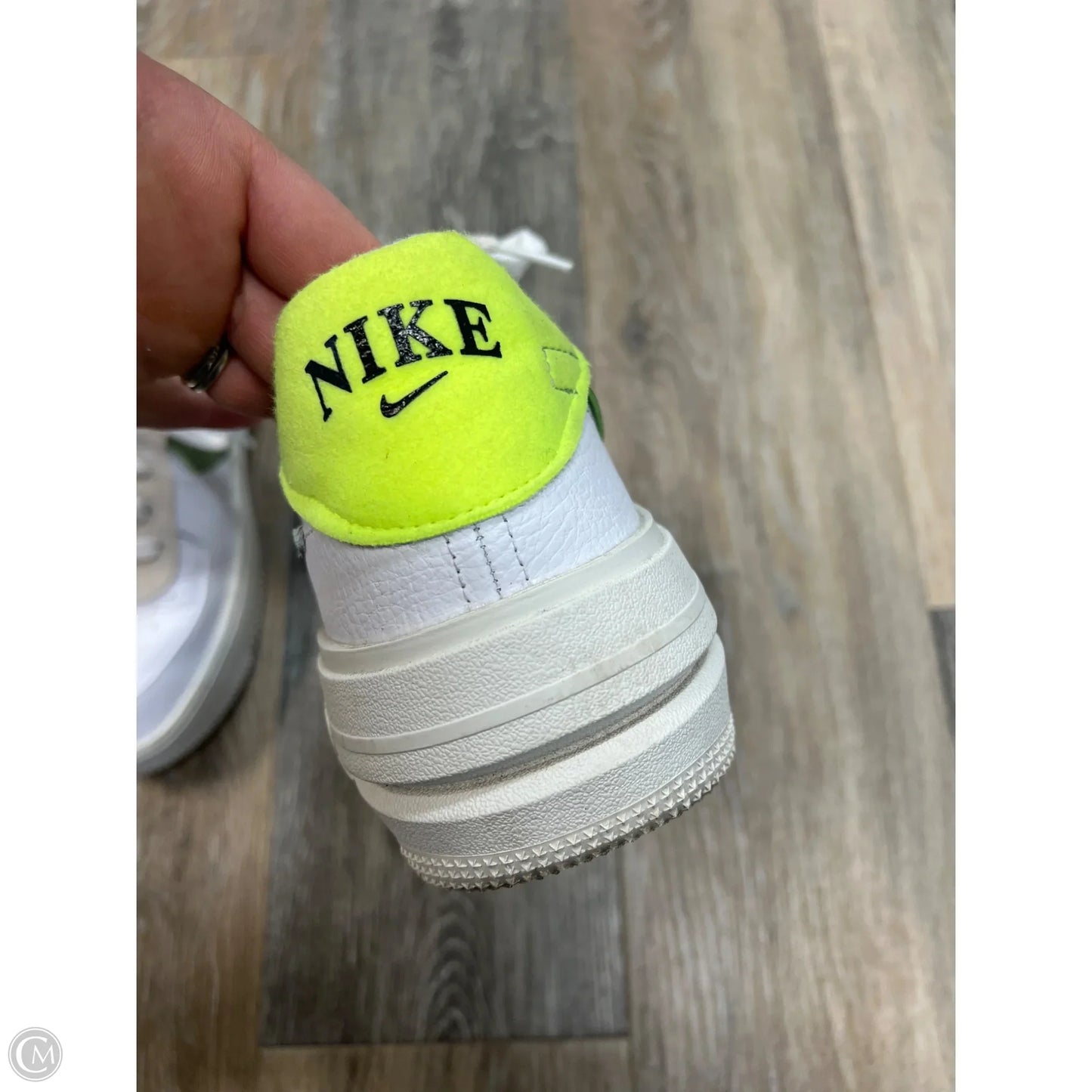 Shoes Sneakers By Nike In White, Size: 10.5