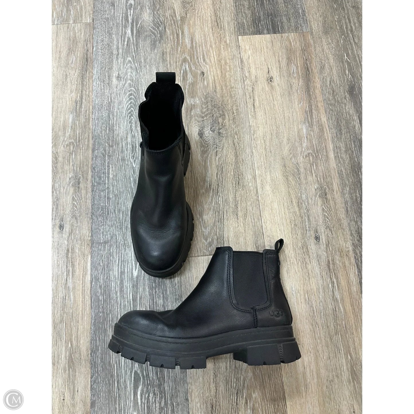 Boots Designer By Ugg In Black, Size: 8