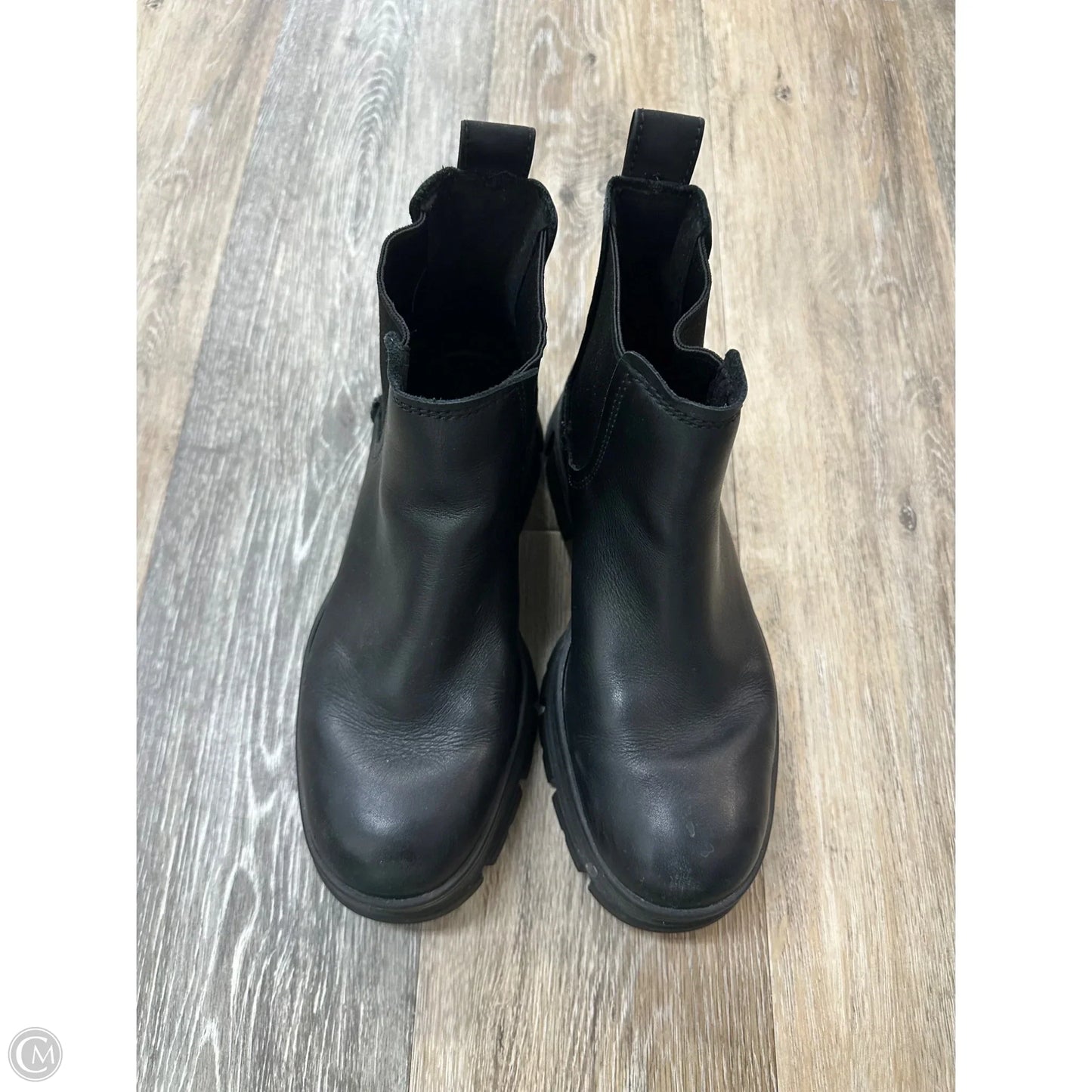 Boots Designer By Ugg In Black, Size: 8