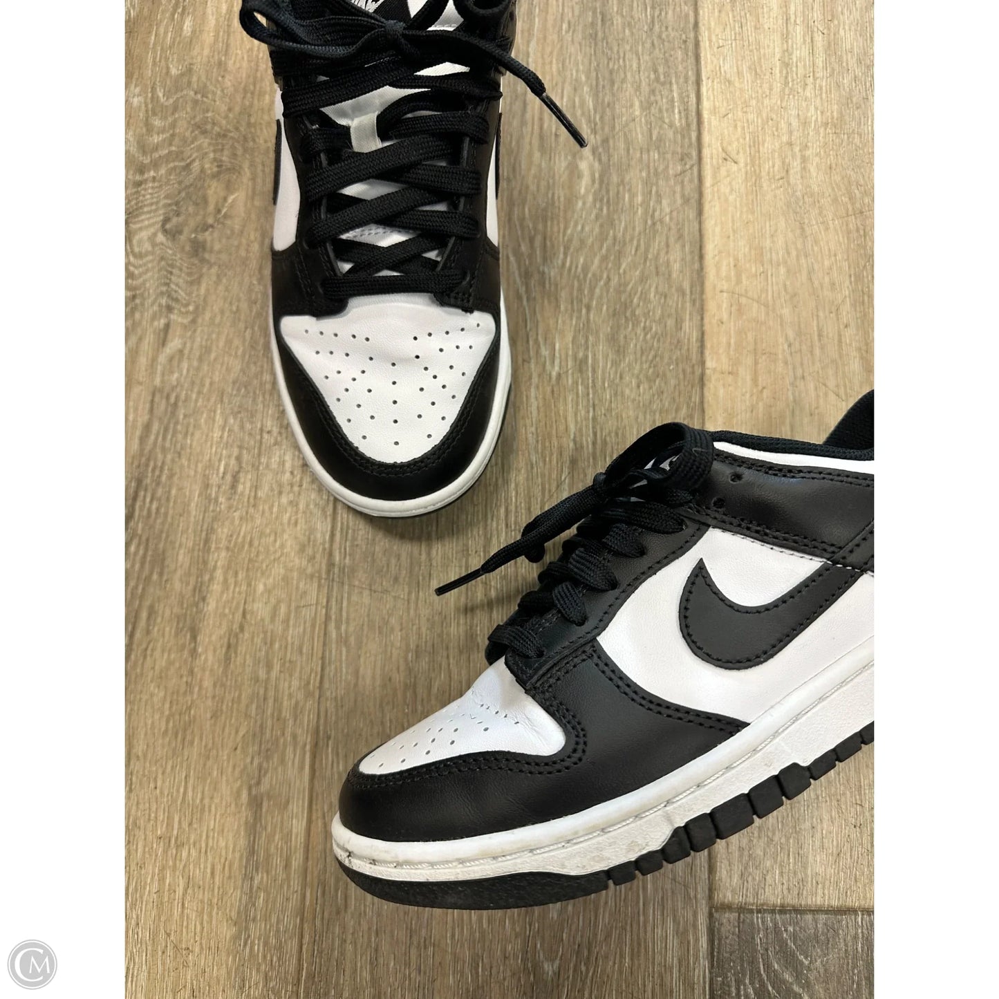 Shoes Athletic By Nike In Black & White, Size: 6.5