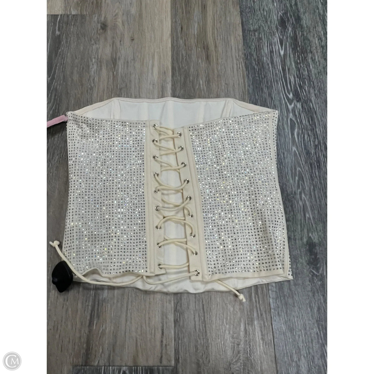 Top Sleeveless By EDIKTED In Cream, Size: L
