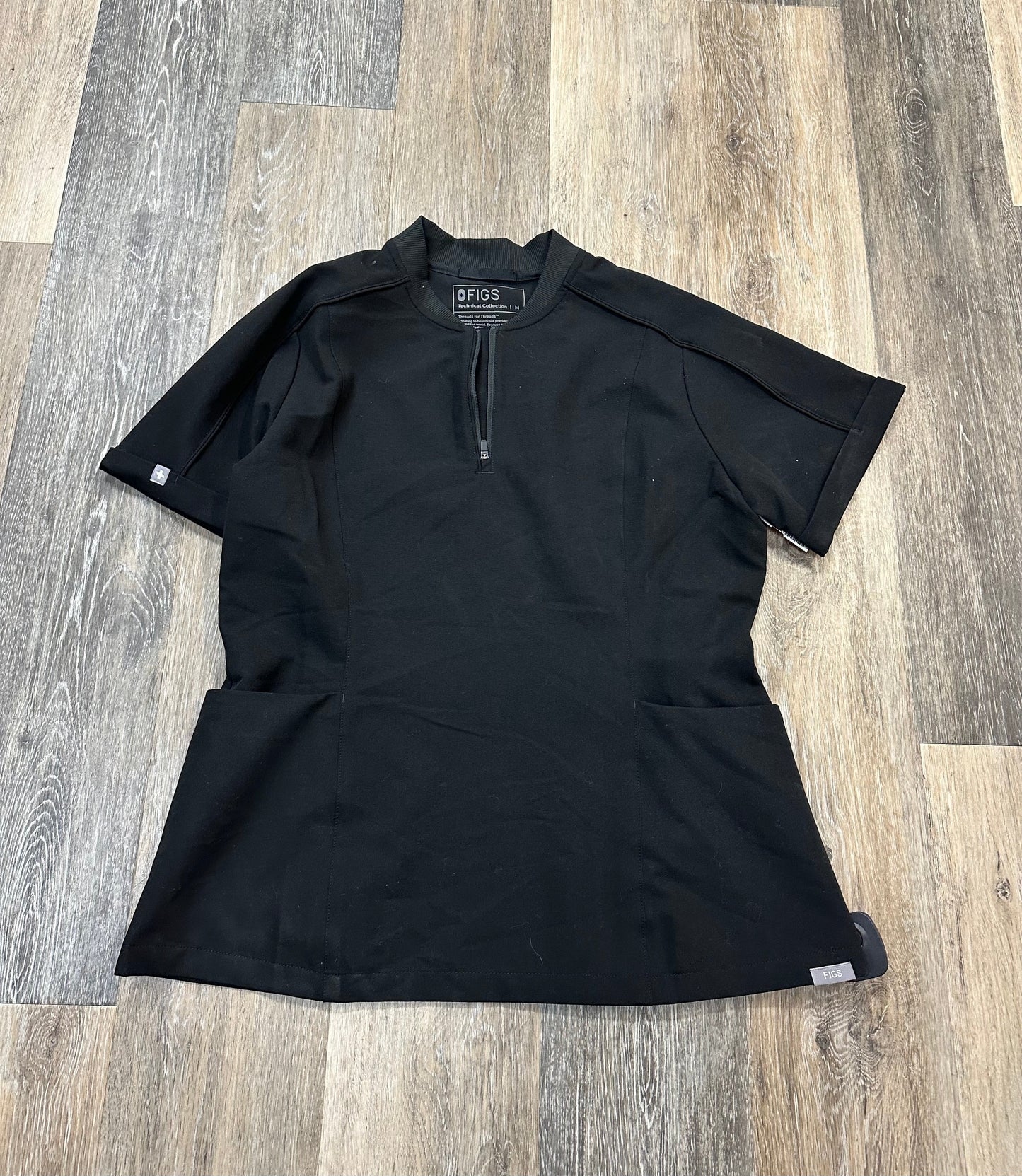 Top Short Sleeve By Figs In Black, Size: M