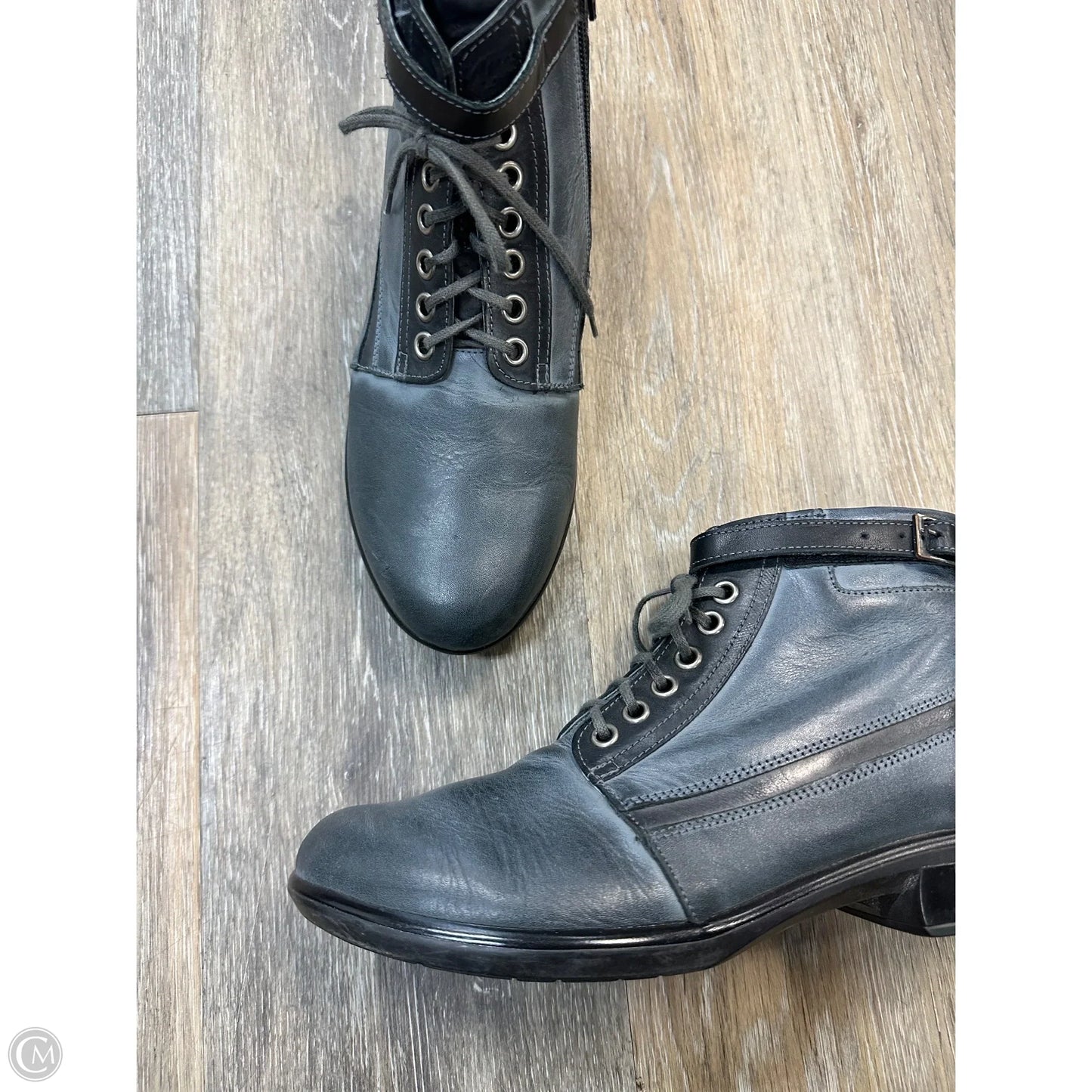 Boots Ankle Flats By Naot In Grey, Size: 7.5