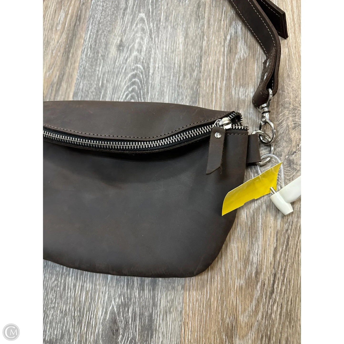 -Belt Bag Leather By Andar, Size: Medium