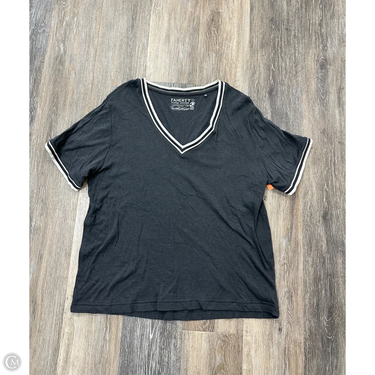Top Short Sleeve By Faherty In Grey, Size: L