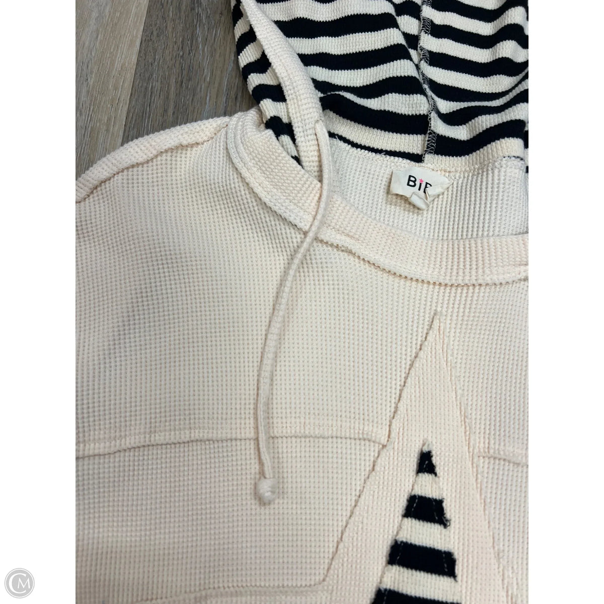 Top Long Sleeve By Bibi In Tan, Size: M