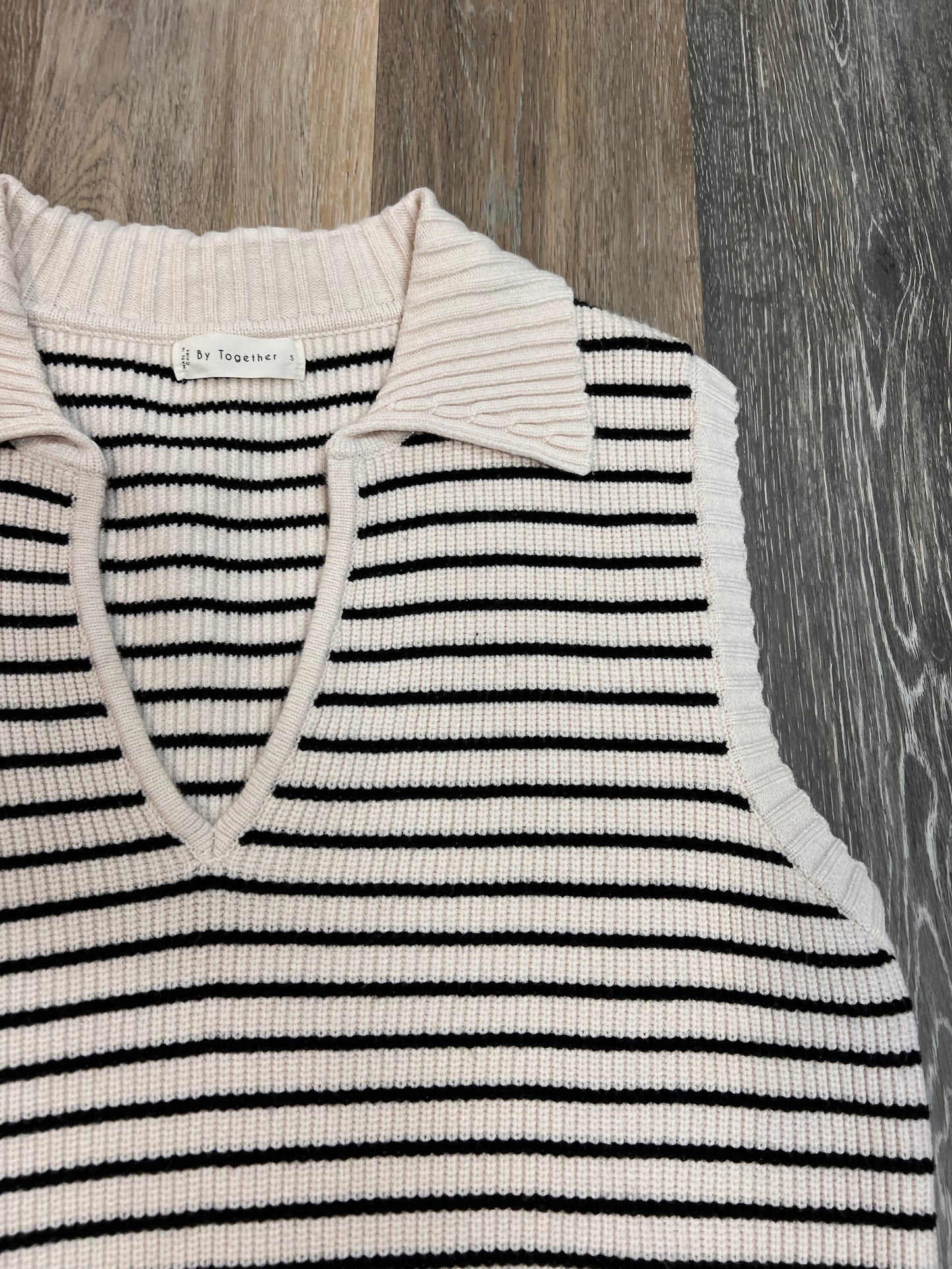 Sweater Short Sleeve By By Together In Striped Pattern, Size: S