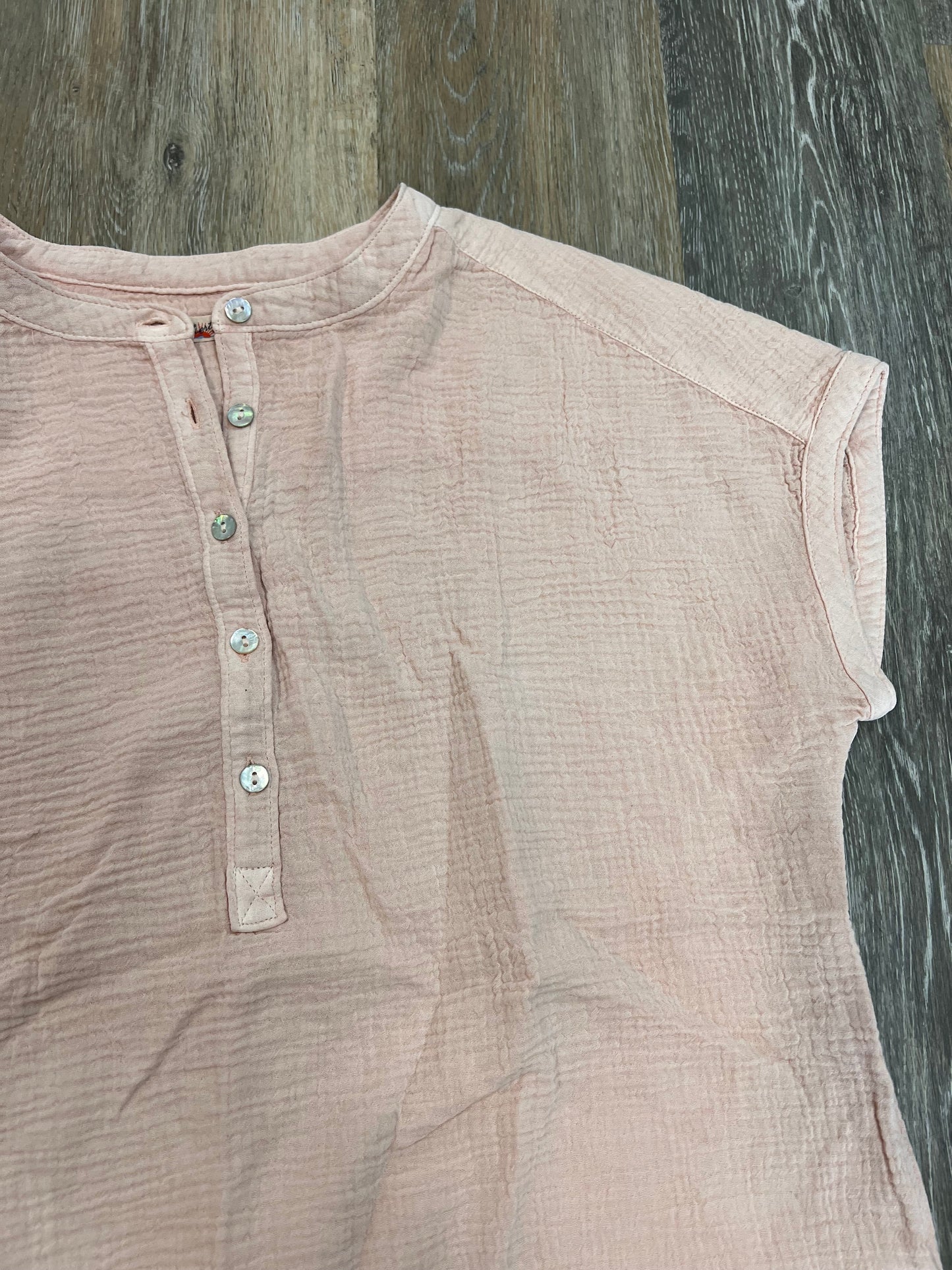 Blouse Short Sleeve By Faherty In Pink, Size: S