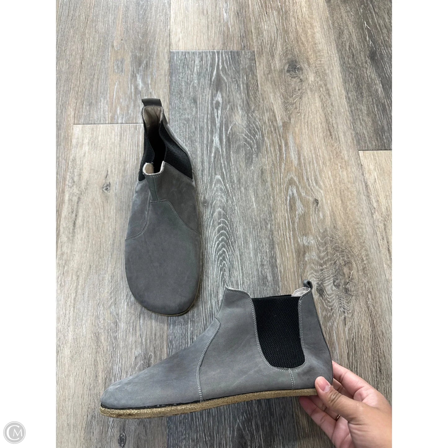 Boots Ankle Flats By Svony In Grey, Size: 7.5