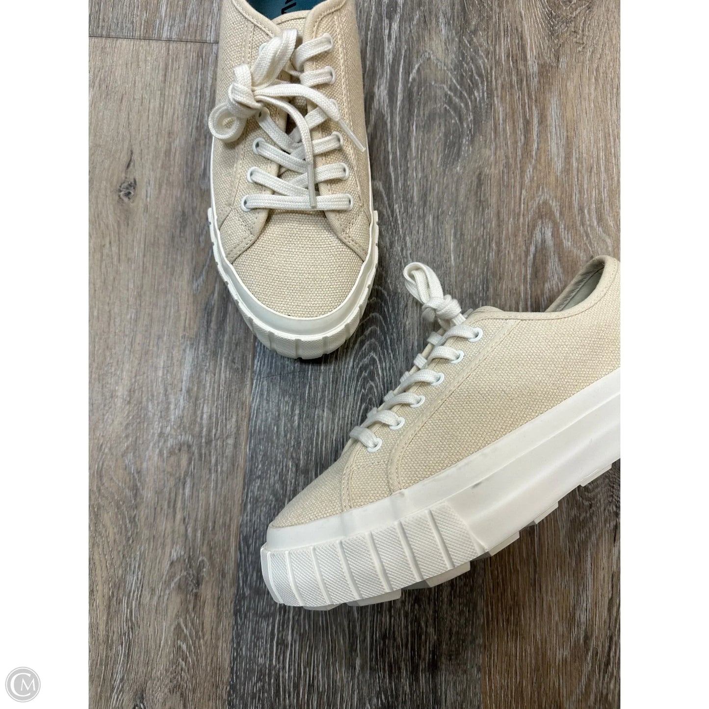 Shoes Sneakers By Seavees In Cream, Size: 8