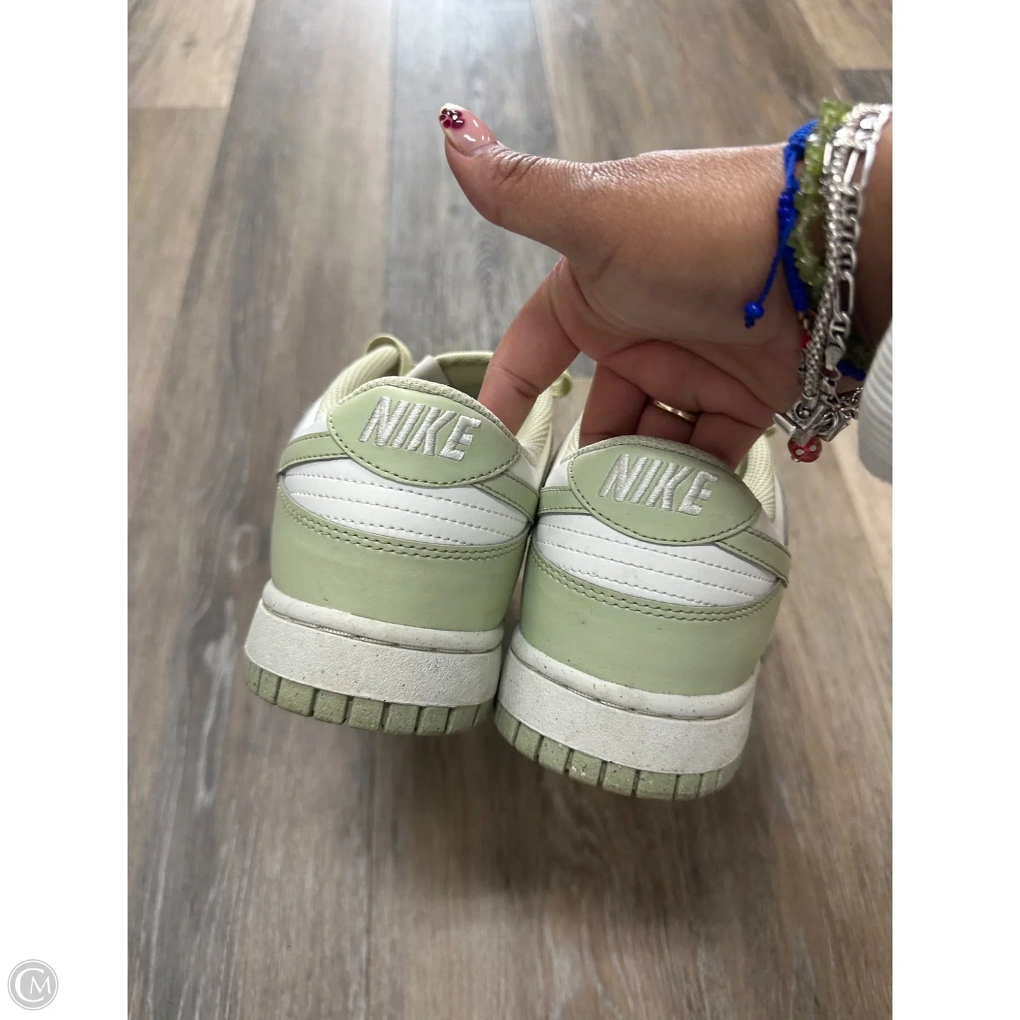 Shoes Sneakers By Nike In Green & White, Size: 10