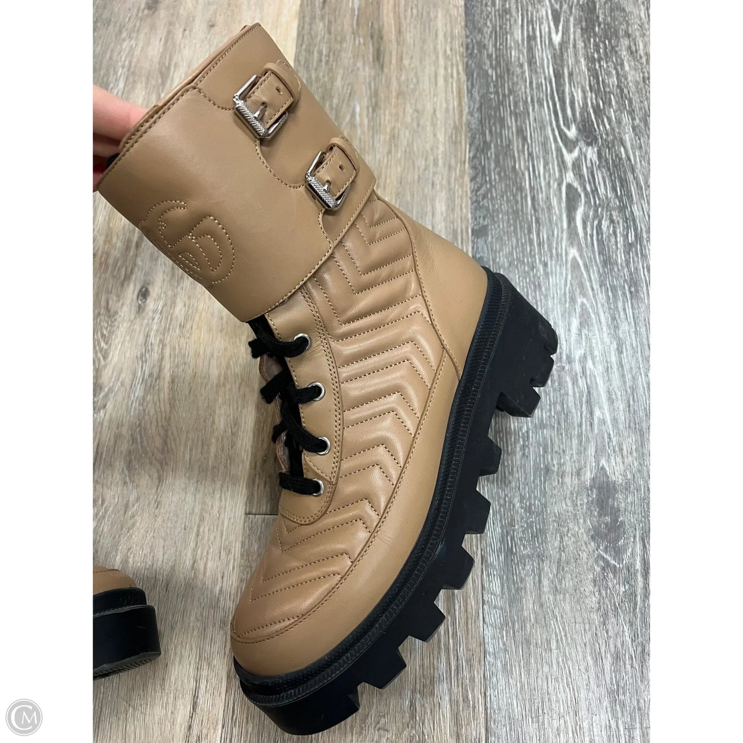 Boots Luxury Designer By Gucci In Tan, Size: 7.5