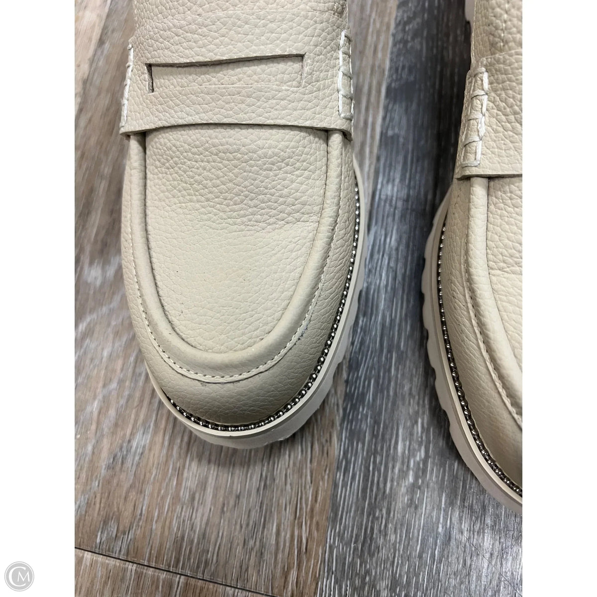 Shoes Flats By Vaneli In Tan, Size: 9.5