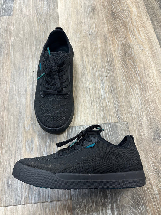 Black Shoes Athletic Vessi, Size 6