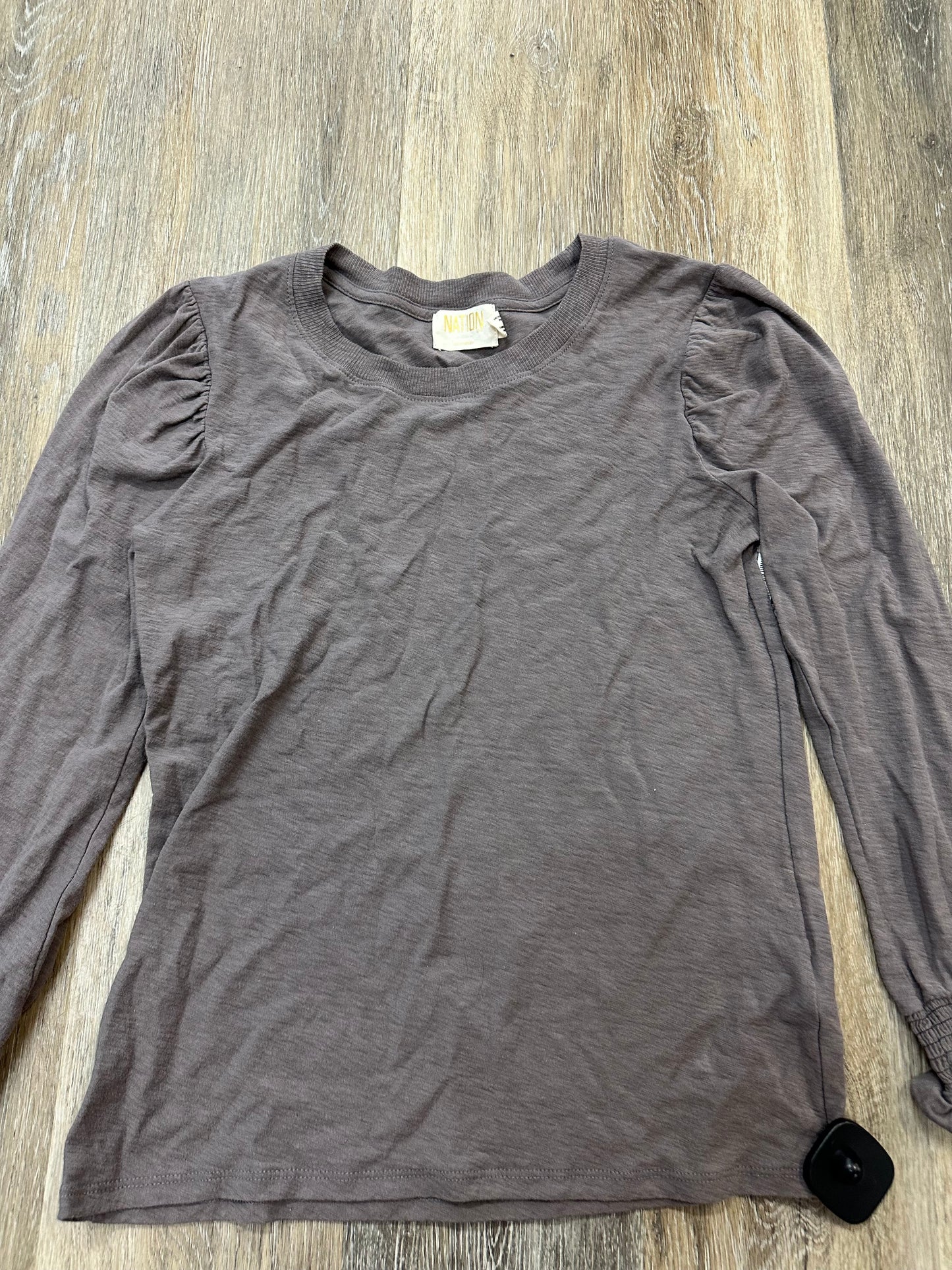 Top Long Sleeve By Nation In Grey, Size: S