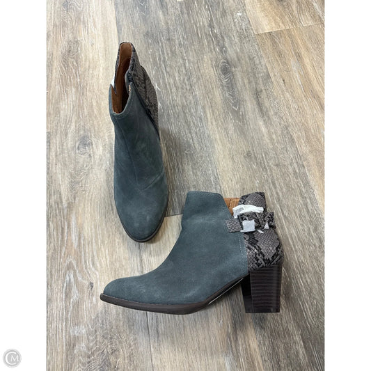 Boots Ankle Heels By Vionic In Animal Print, Size: 8.5