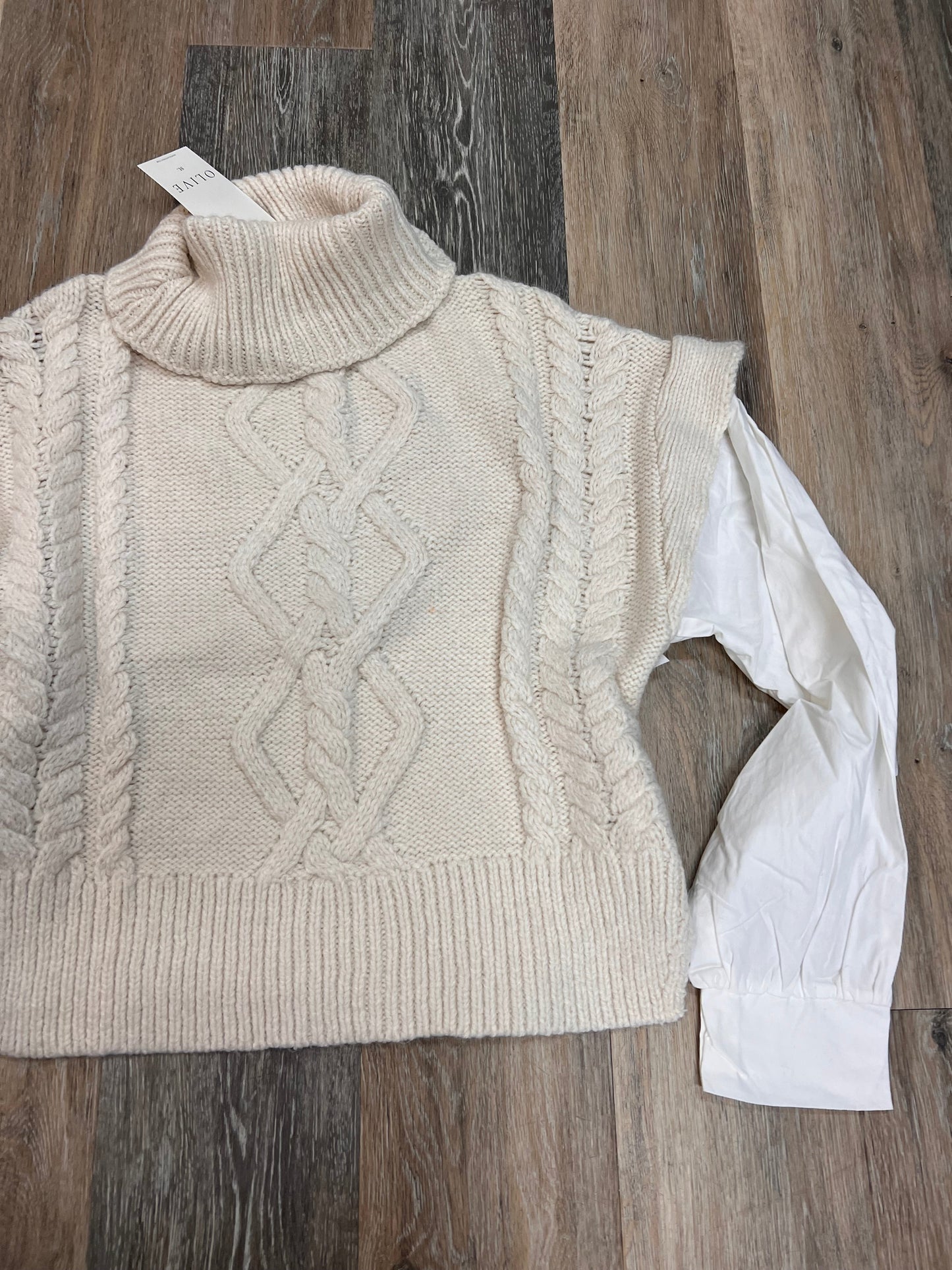 Sweater By Love Tree In Ivory, Size: L