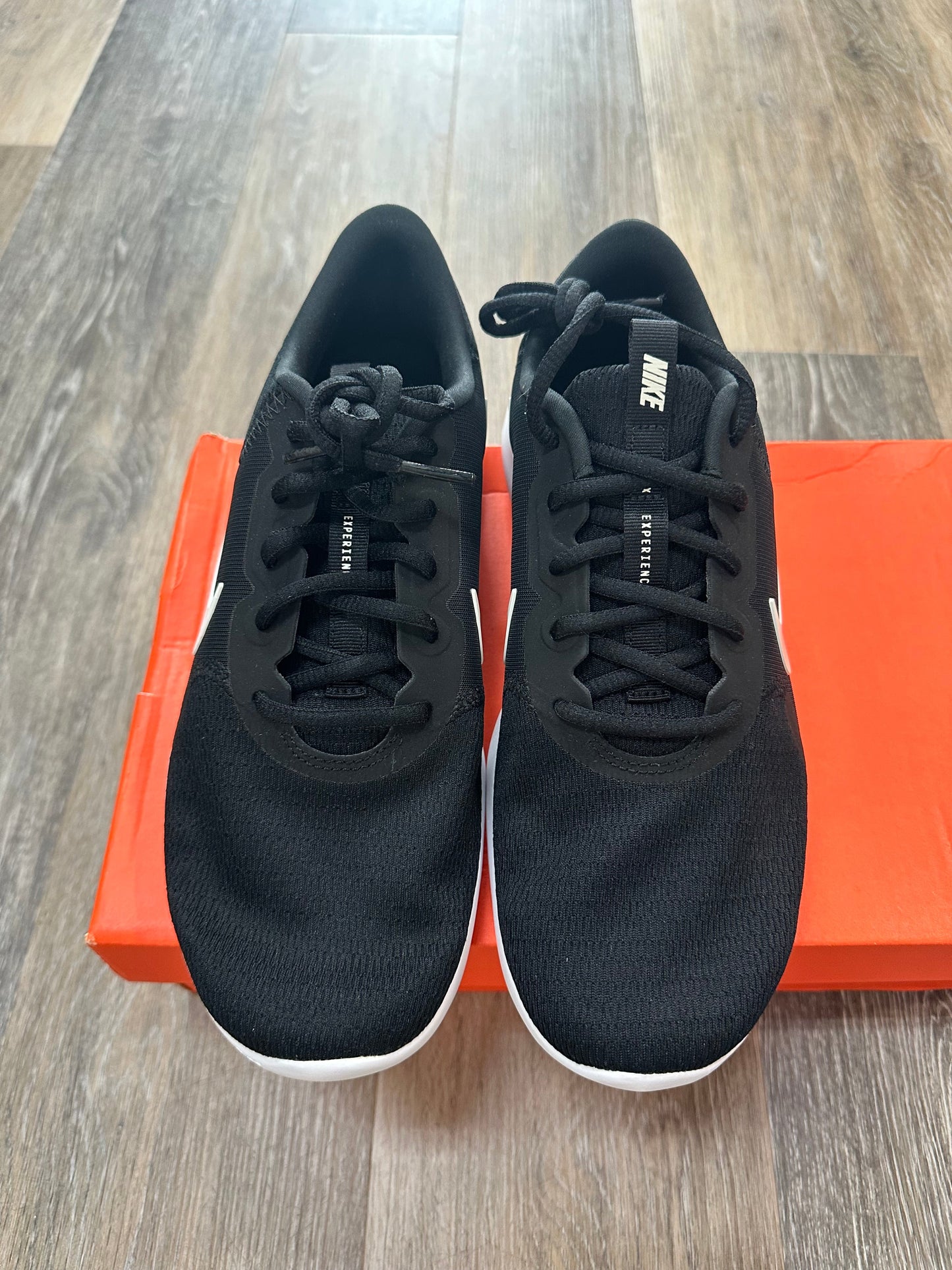 Black Shoes Athletic Nike, Size 9