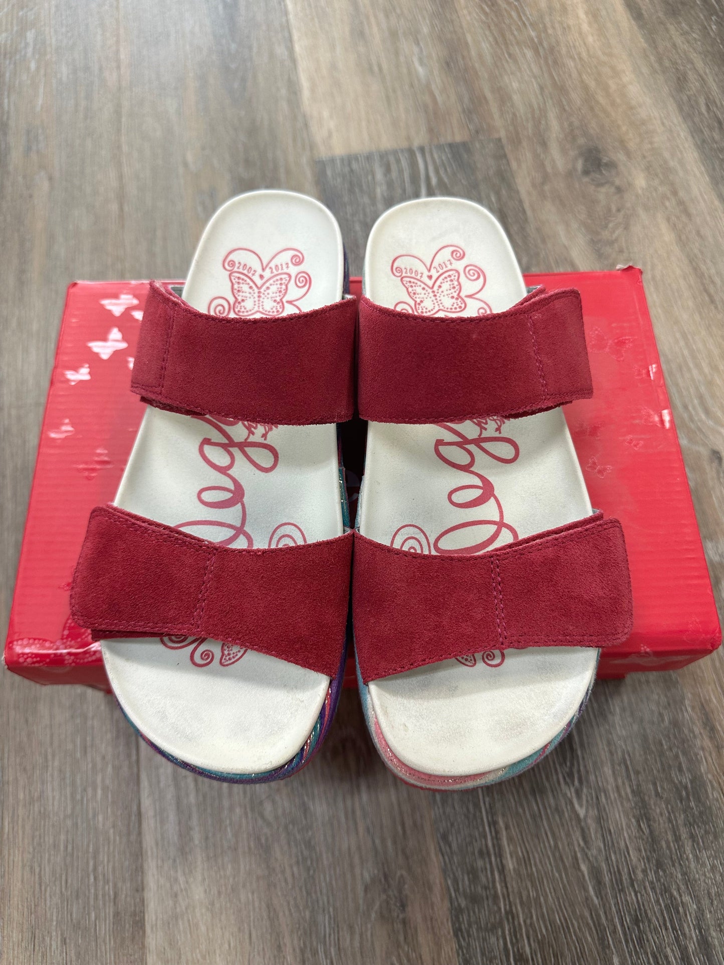 Pink Sandals Flats Alegria, Size 9