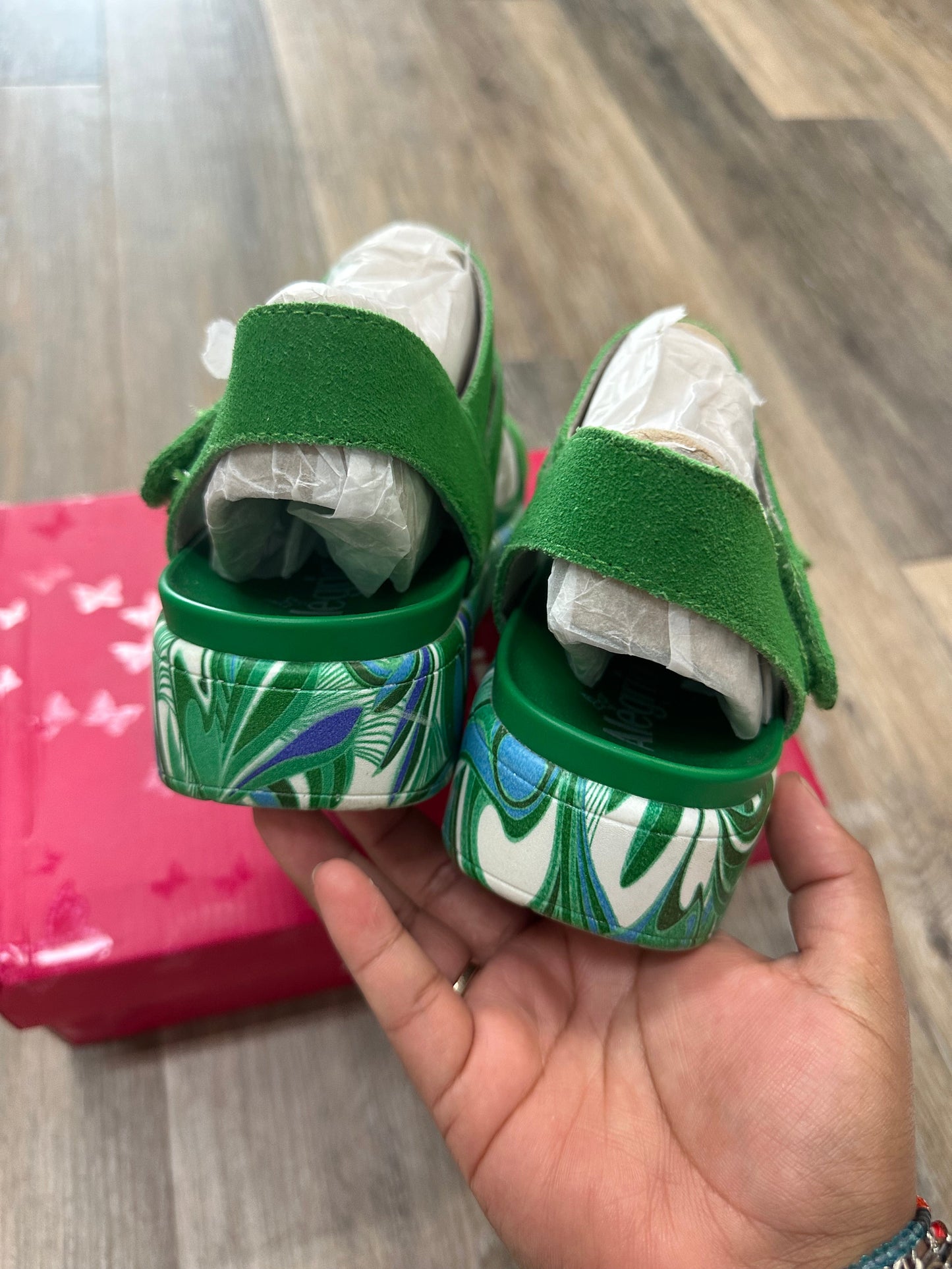 Green Sandals Flats Alegria, Size 9