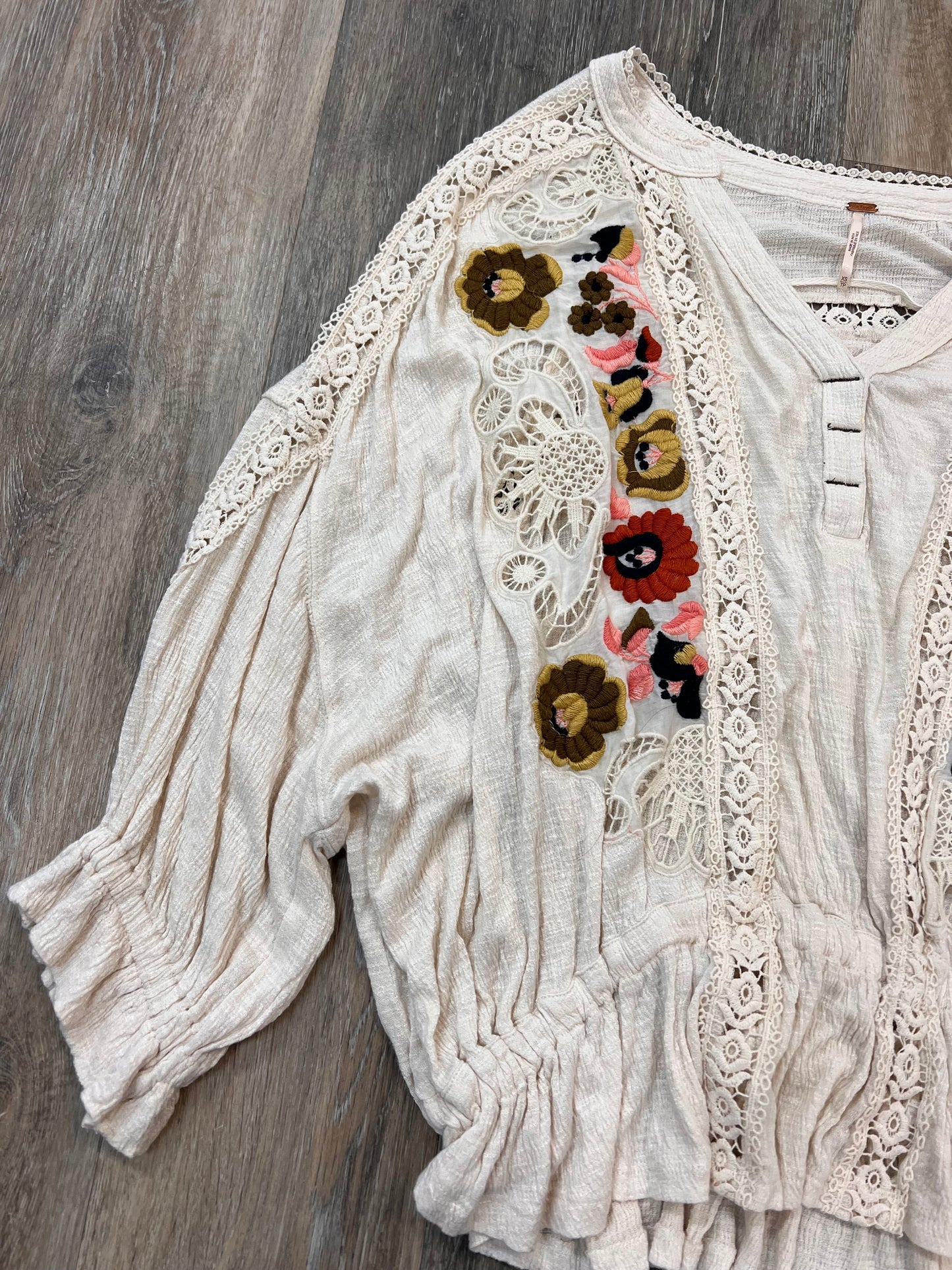 Blouse Long Sleeve By Free People In Cream, Size: Xs