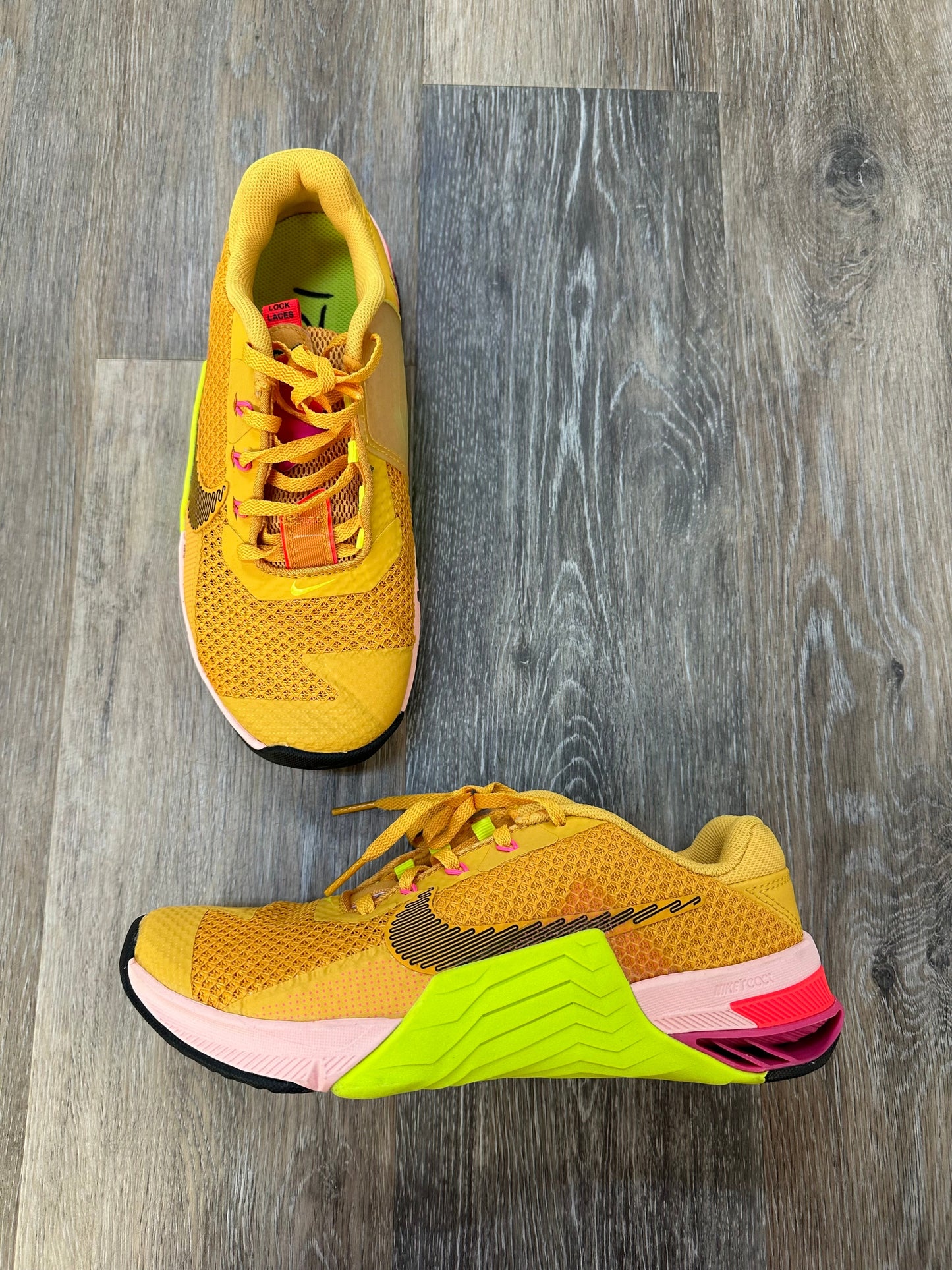 Shoes Athletic By Nike In Yellow, Size: 6