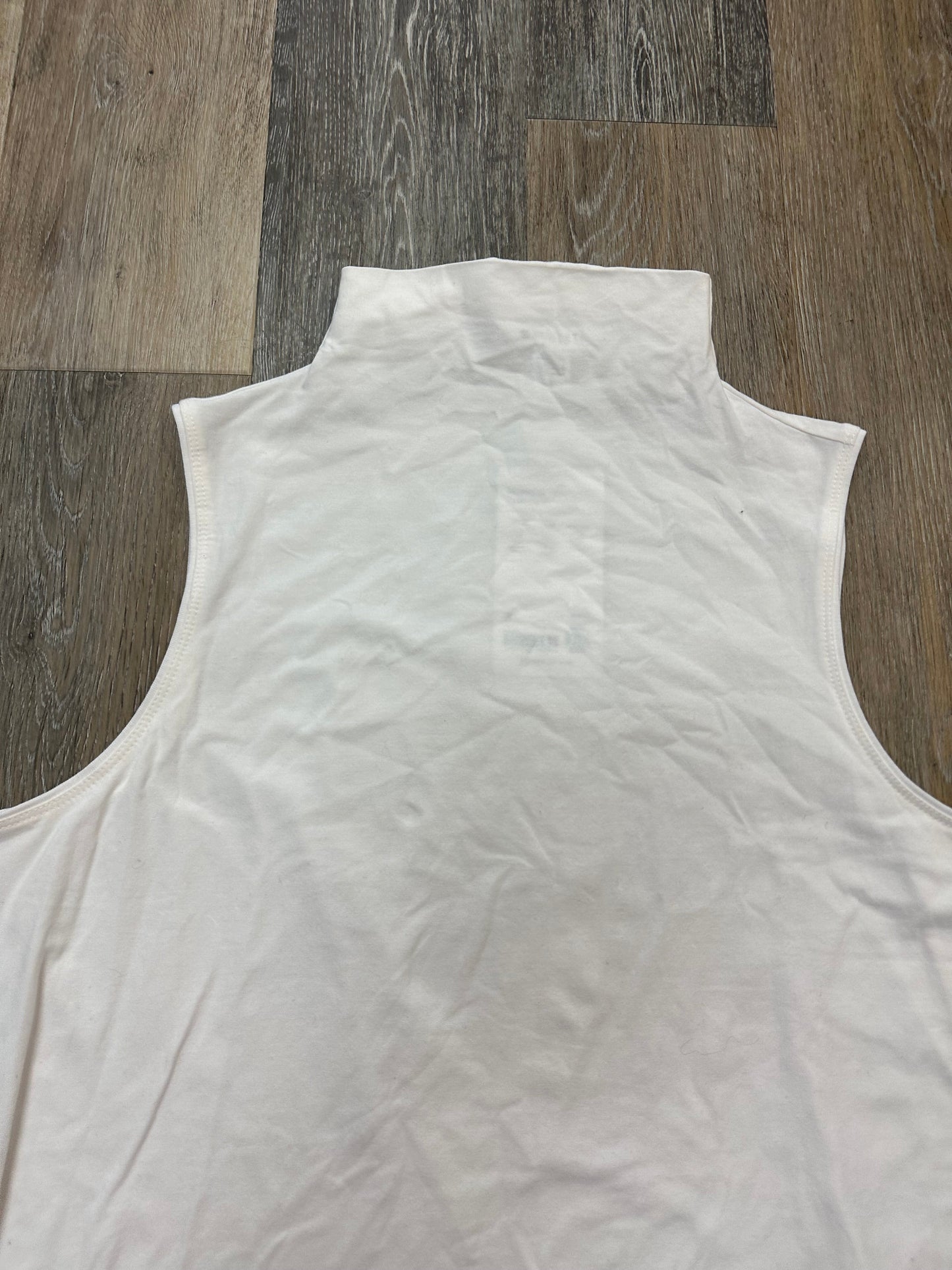 Top Sleeveless By Athleta In White, Size: L