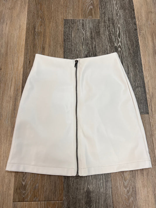 Skirt Mini & Short By Abercrombie And Fitch In White, Size: Xs