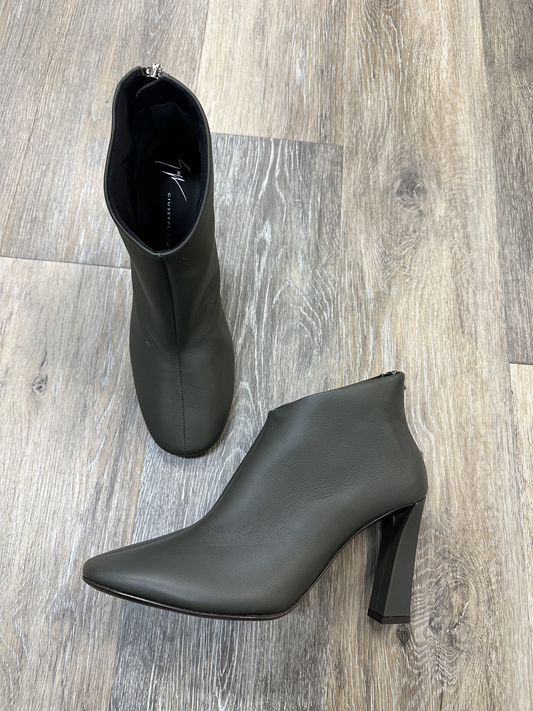 Boots Designer By Giuseppe Zanotti  Size: 7