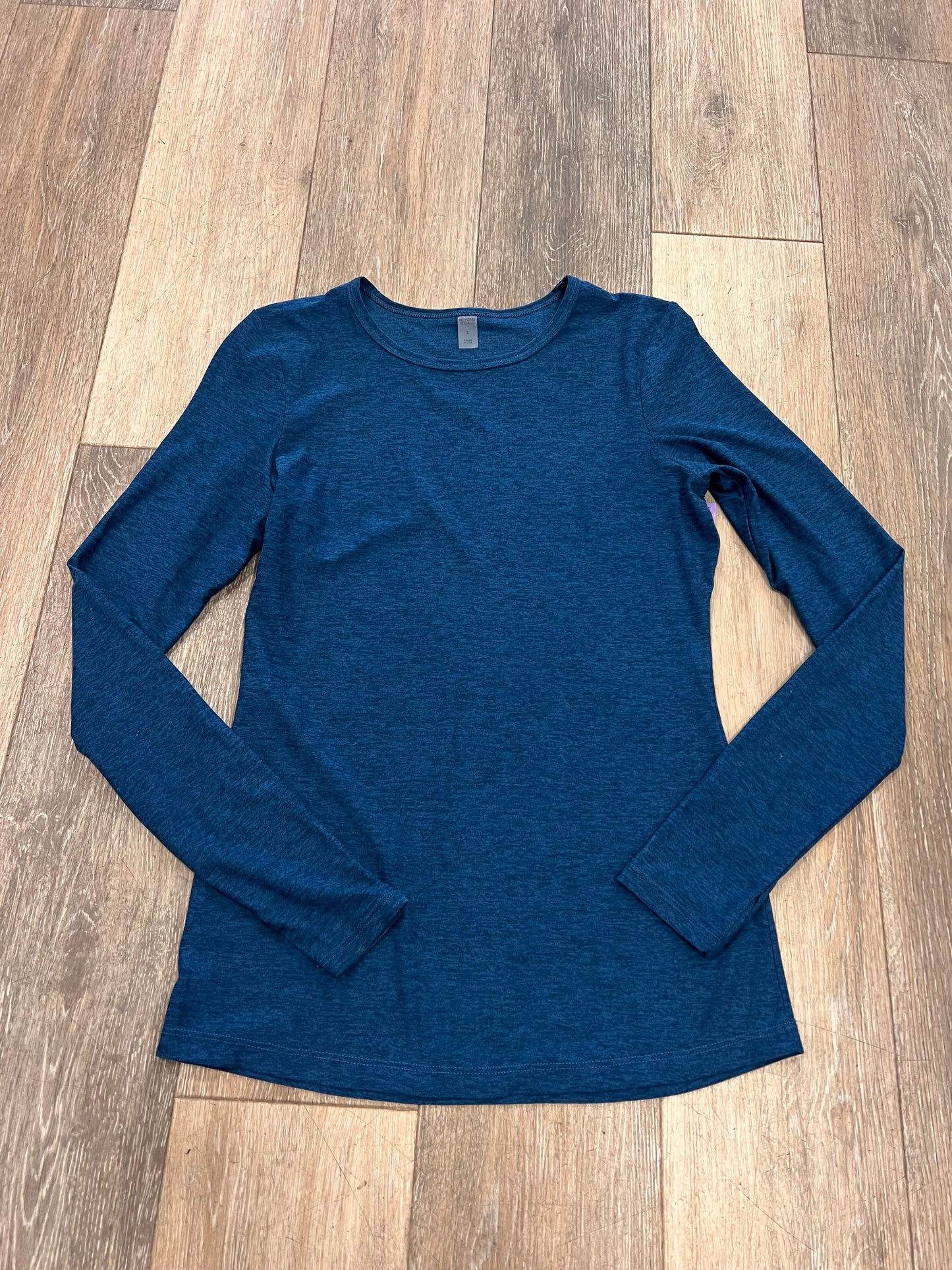 Athletic Top Long Sleeve Crewneck By Beyond Yoga In Blue, Size: S