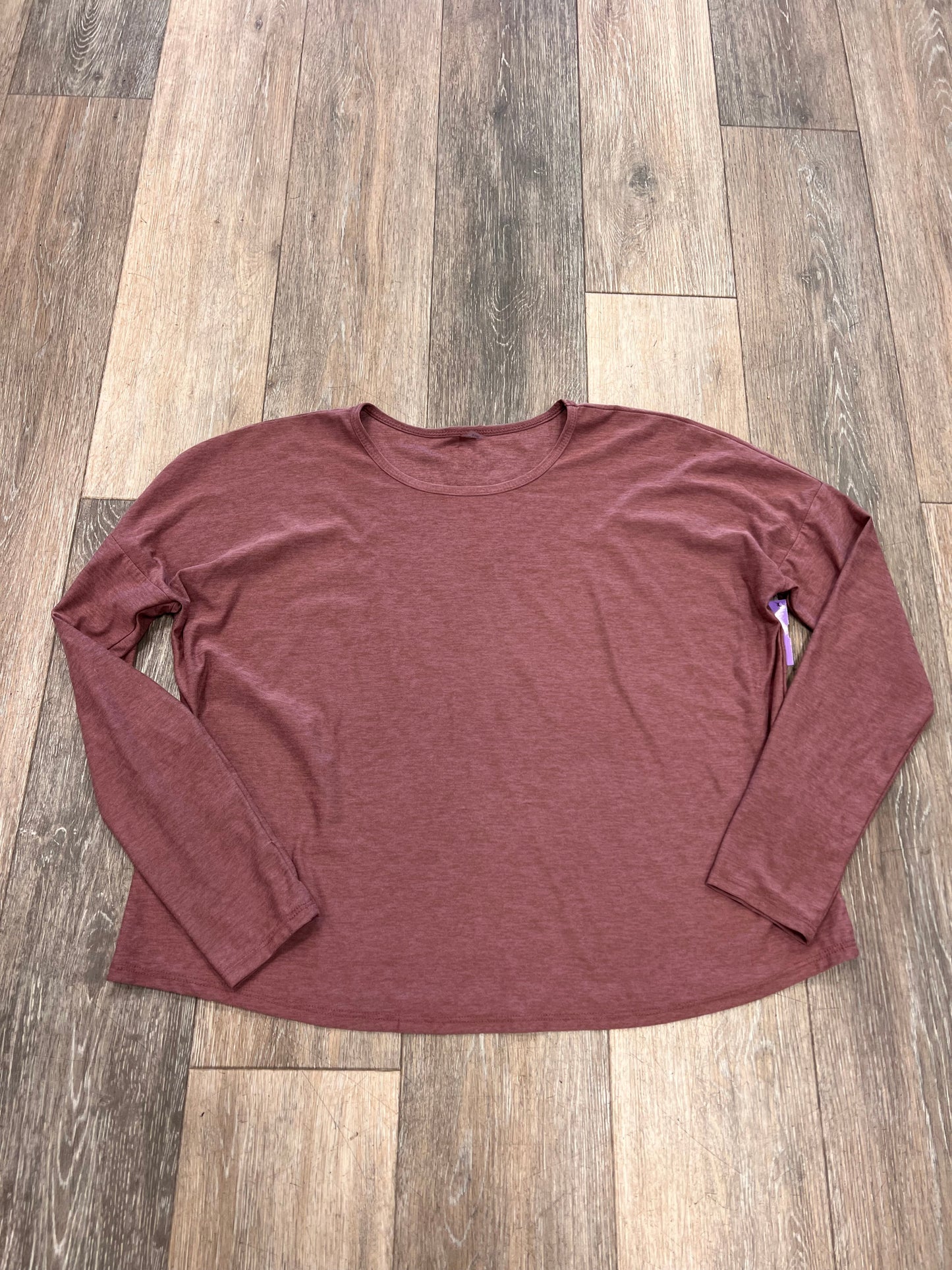 Athletic Top Long Sleeve Crewneck By Beyond Yoga In Mauve, Size: S