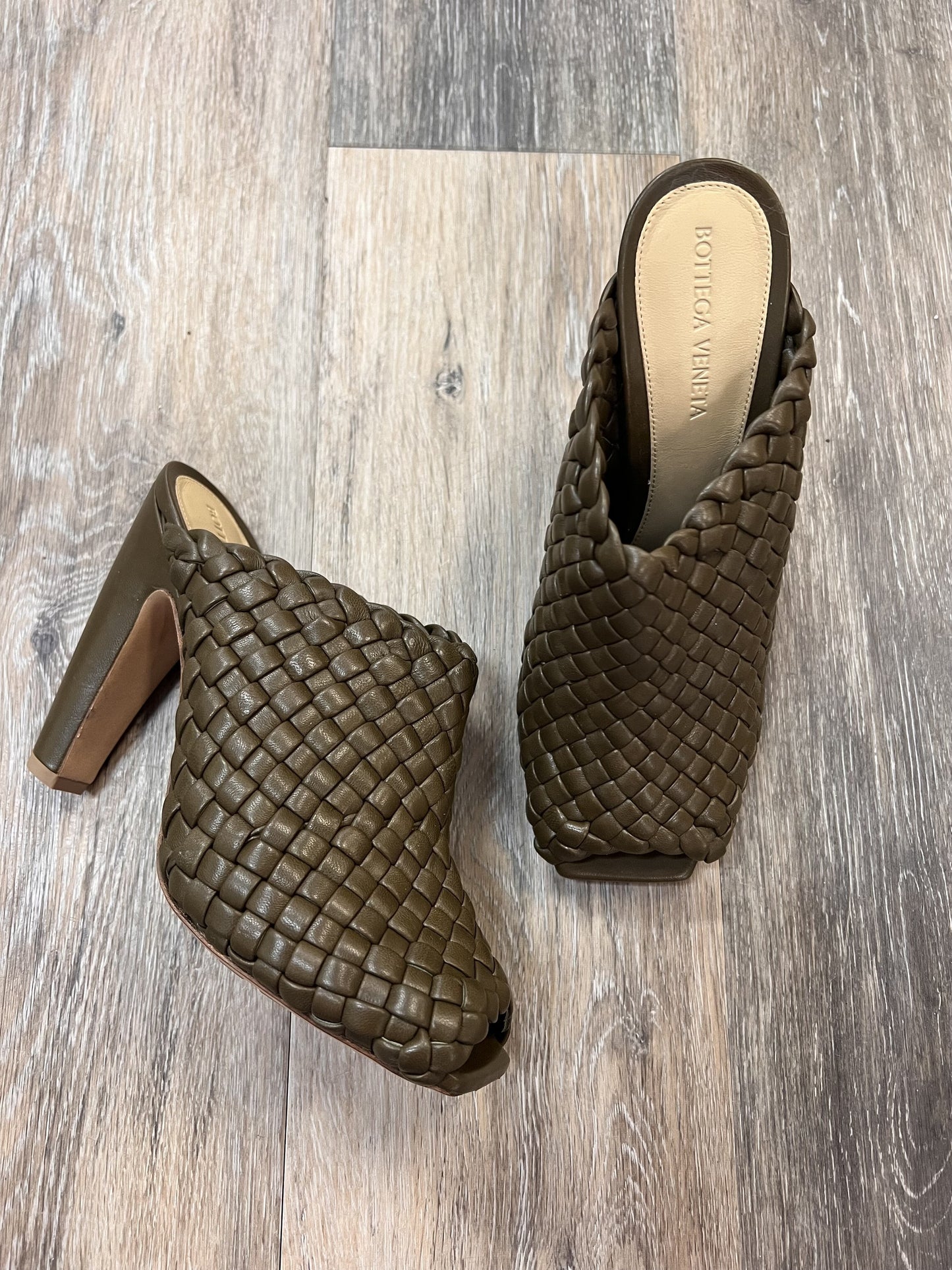 Shoes Luxury Designer By Bottega Veneta  Size: 8