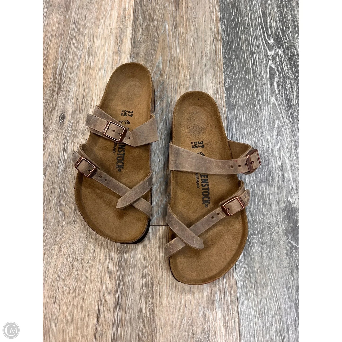 Sandals Flats By Birkenstock In Tan, Size: 6