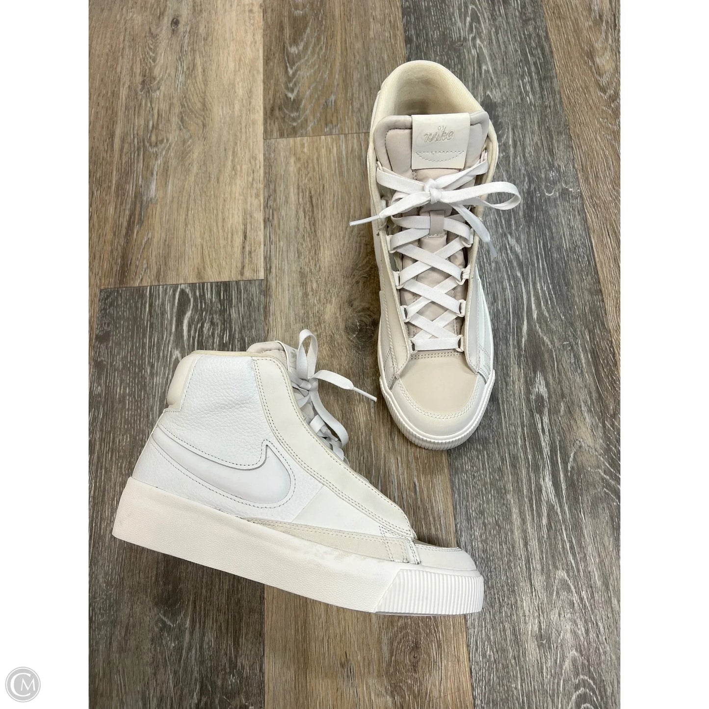 Shoes Sneakers By Nike In White, Size: 8