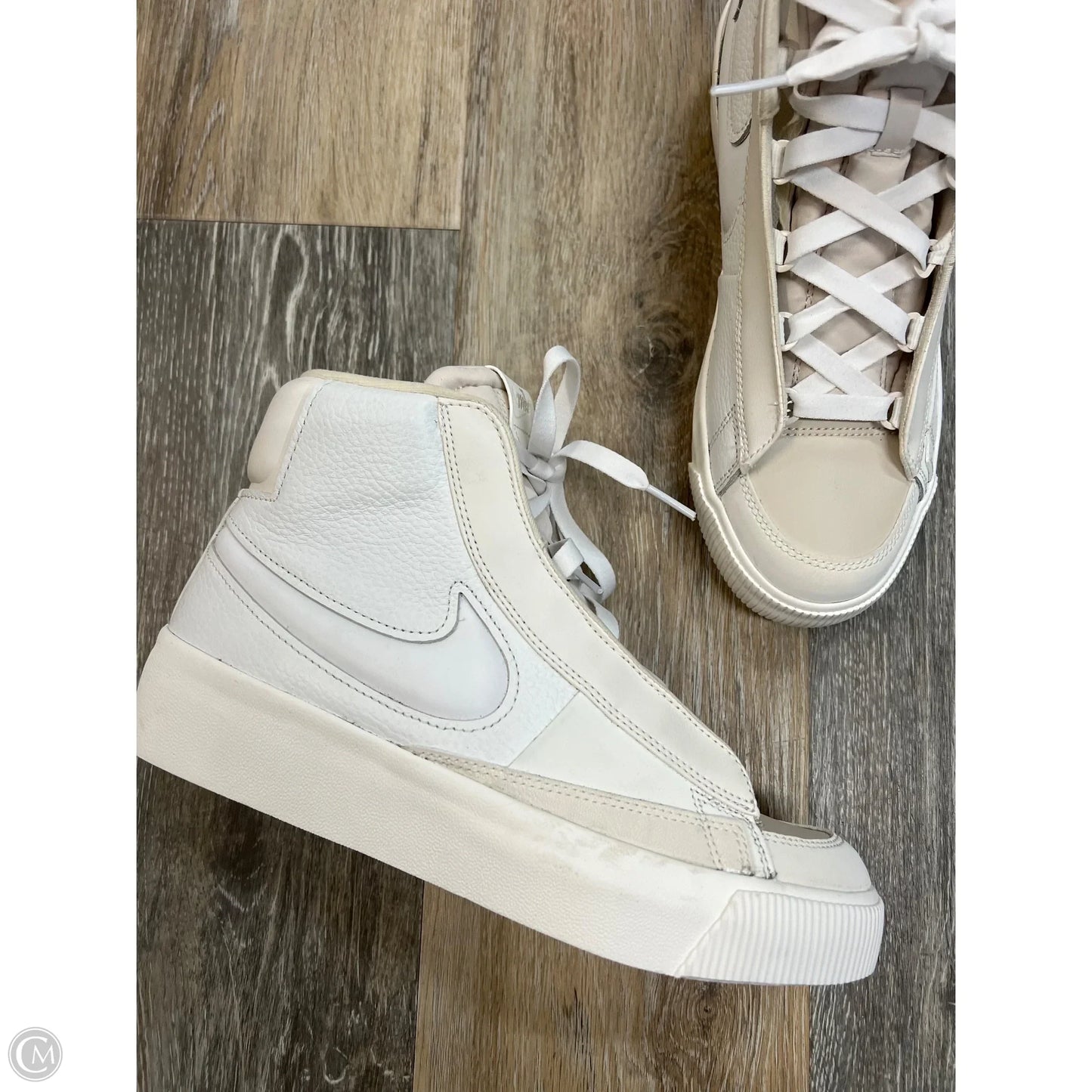 Shoes Sneakers By Nike In White, Size: 8