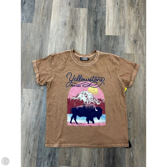 Top Short Sleeve By Girl Dangerous In Tan, Size: M